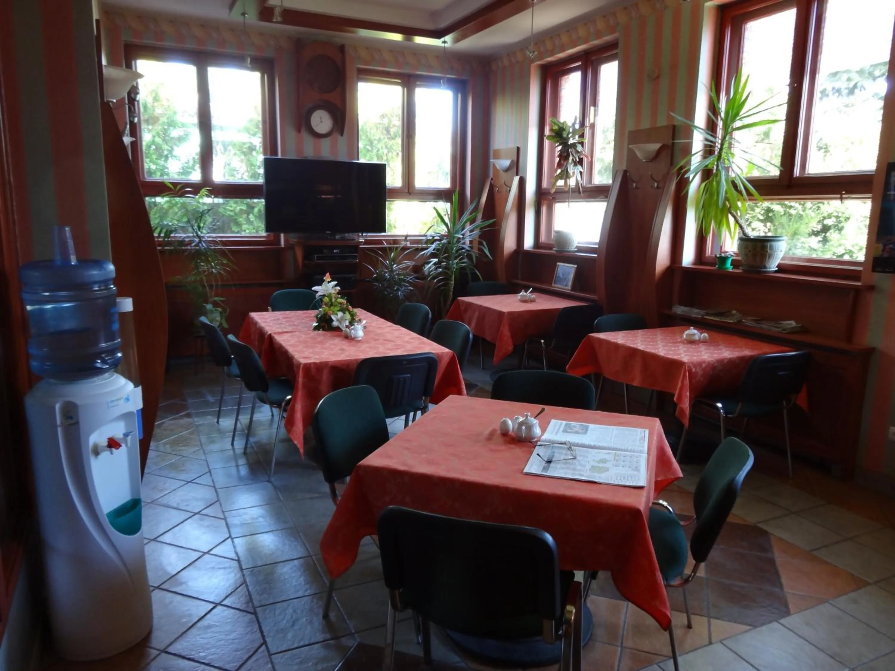 Restaurant/places to eat in Motel Comet