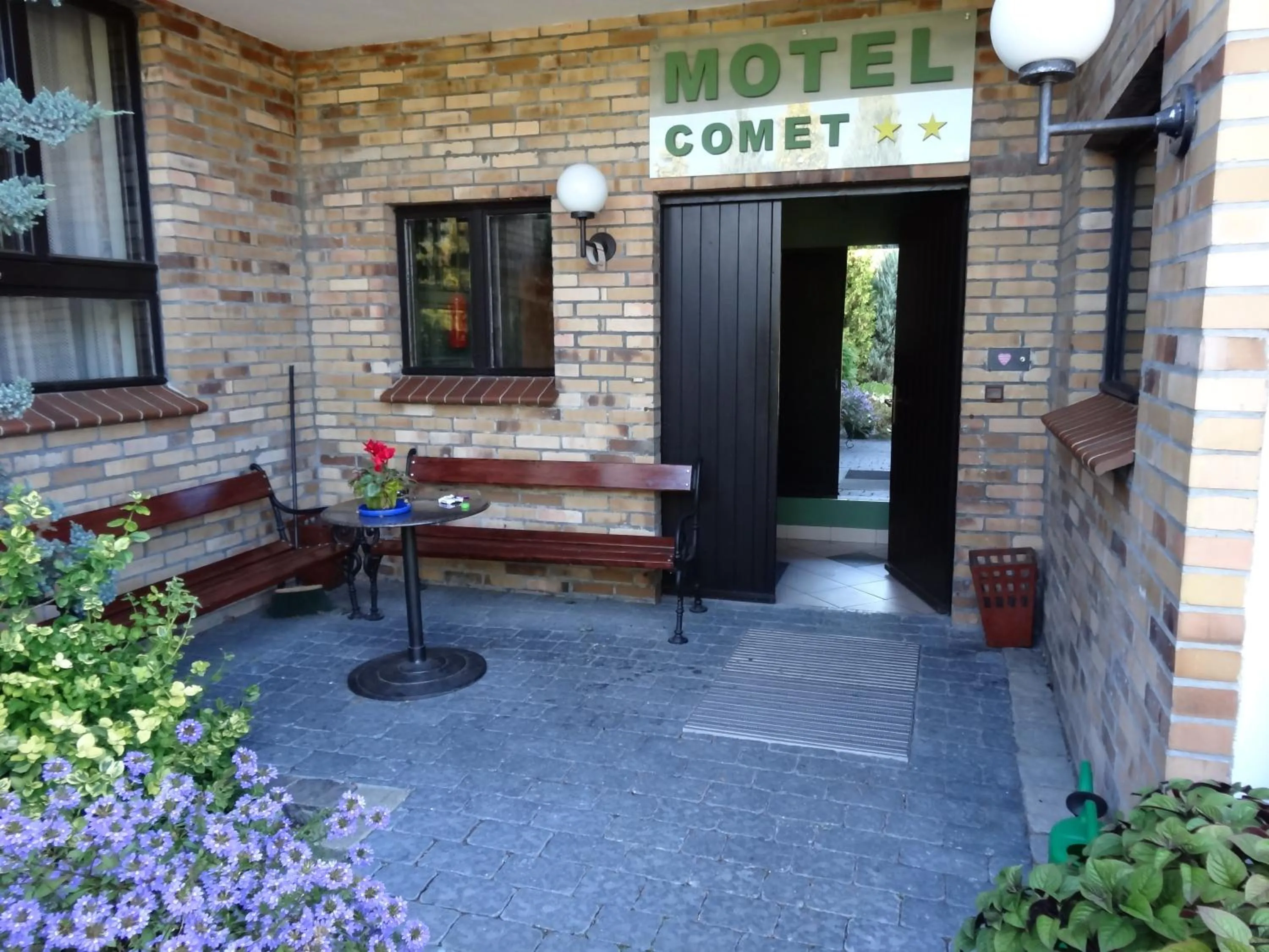 Property building in Motel Comet