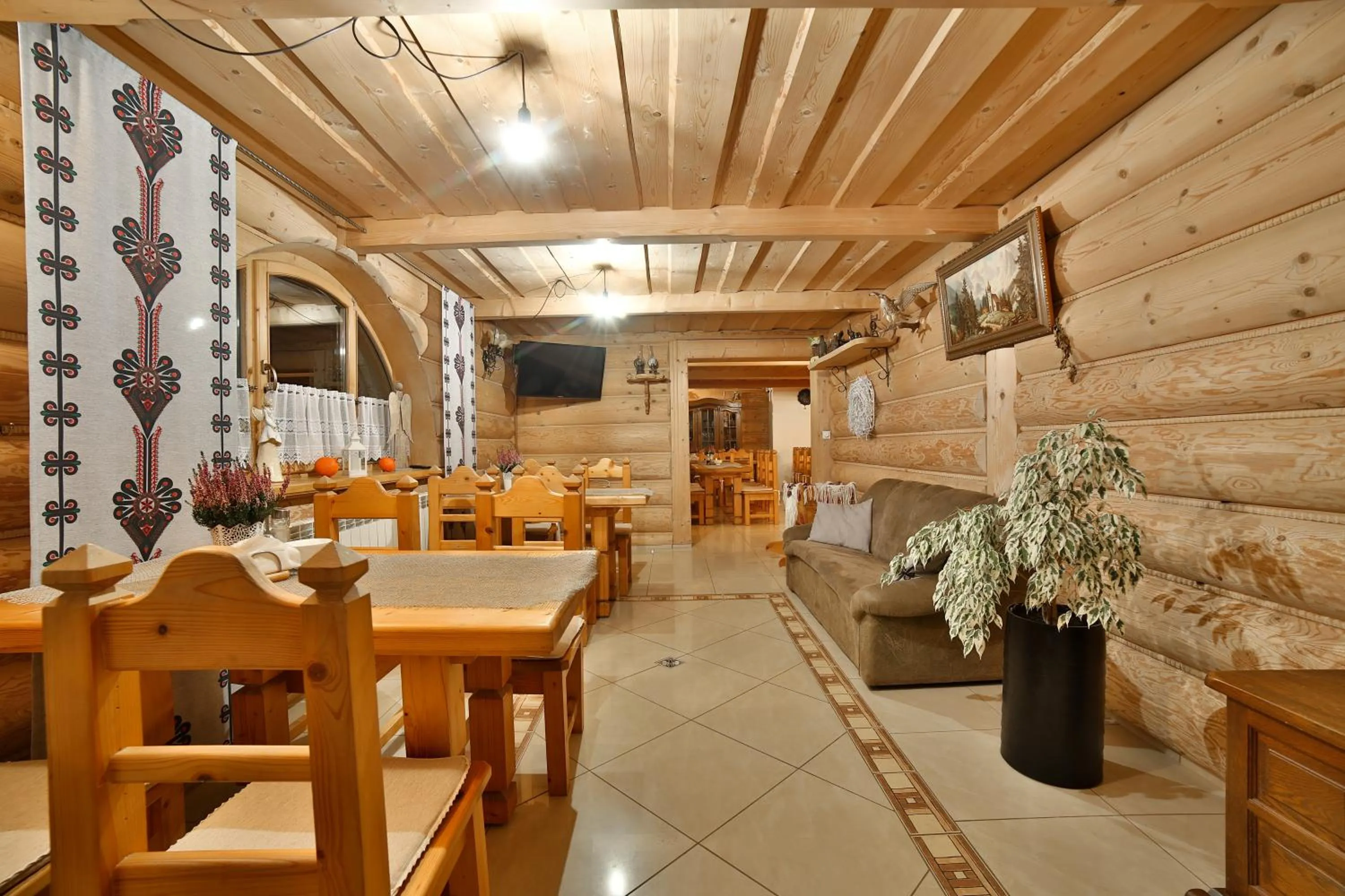 Dining area in Willa Jarząbek - 5 min do term Szaflary I Gorący Potok