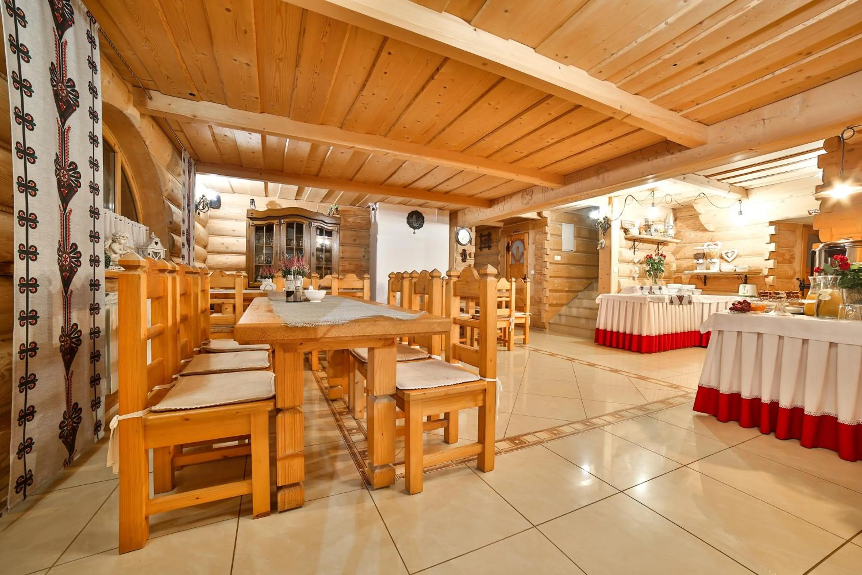 Dining area in Willa Jarząbek - 5 min do term Szaflary I Gorący Potok