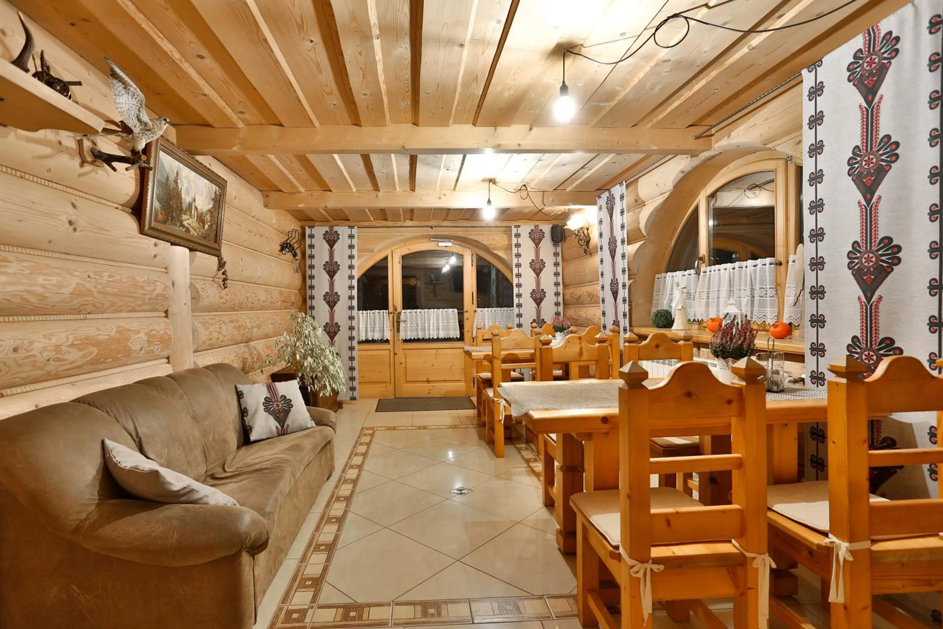 Dining area in Willa Jarząbek - 5 min do term Szaflary I Gorący Potok