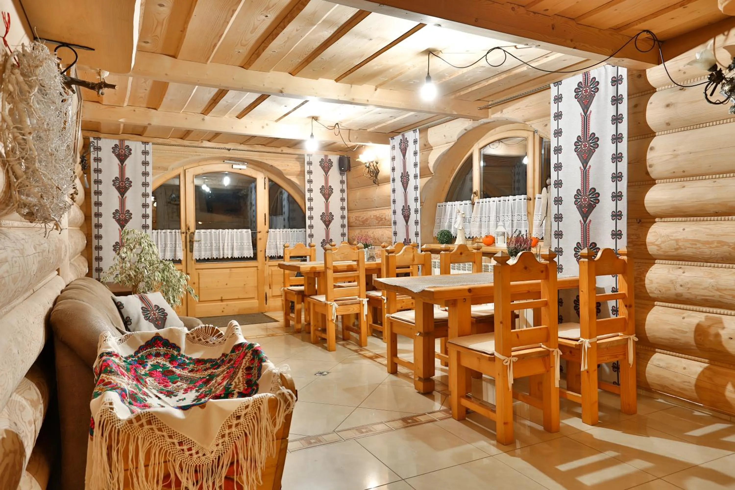 Dining area in Willa Jarząbek - 5 min do term Szaflary I Gorący Potok