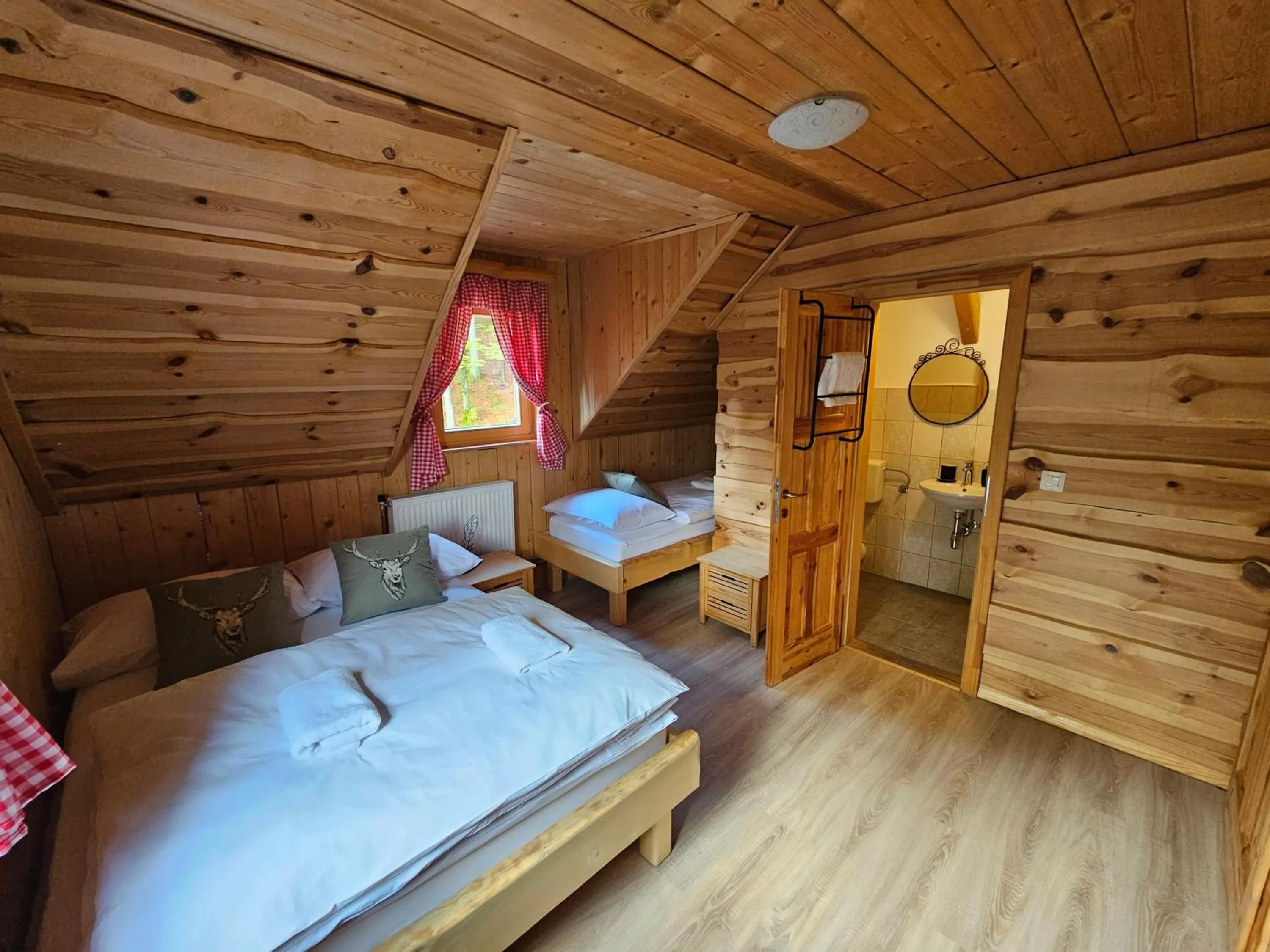 Koča na Taležu
