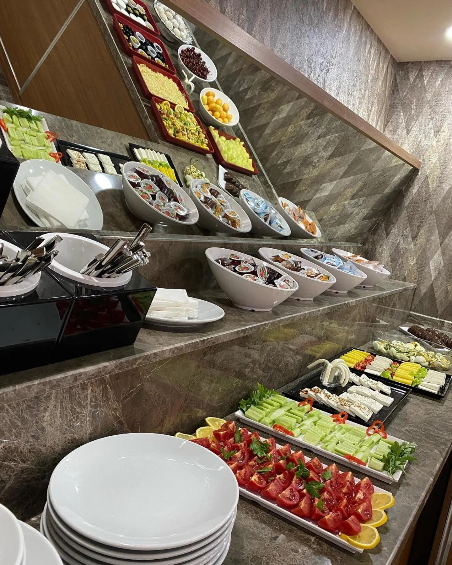 Breakfast in Nova Suite Residence