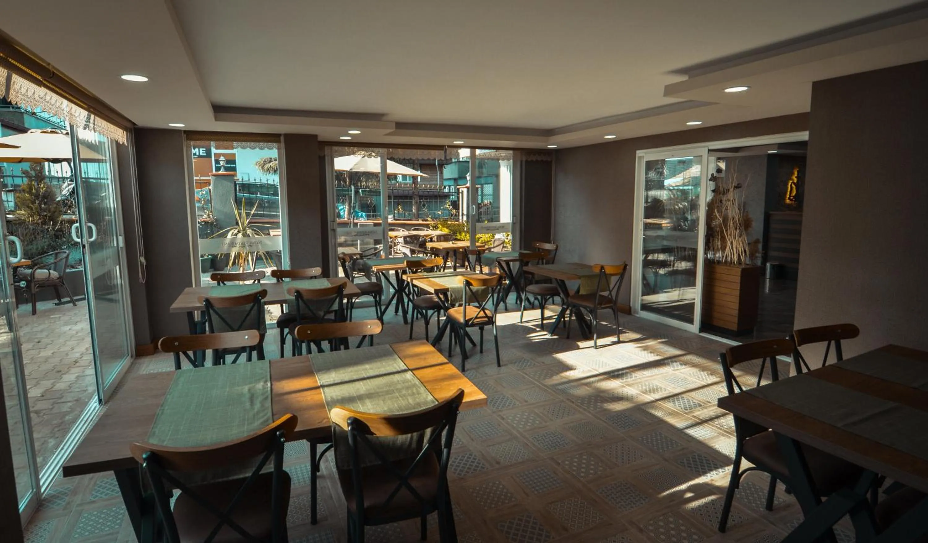 Restaurant/places to eat in Nova Suite Residence
