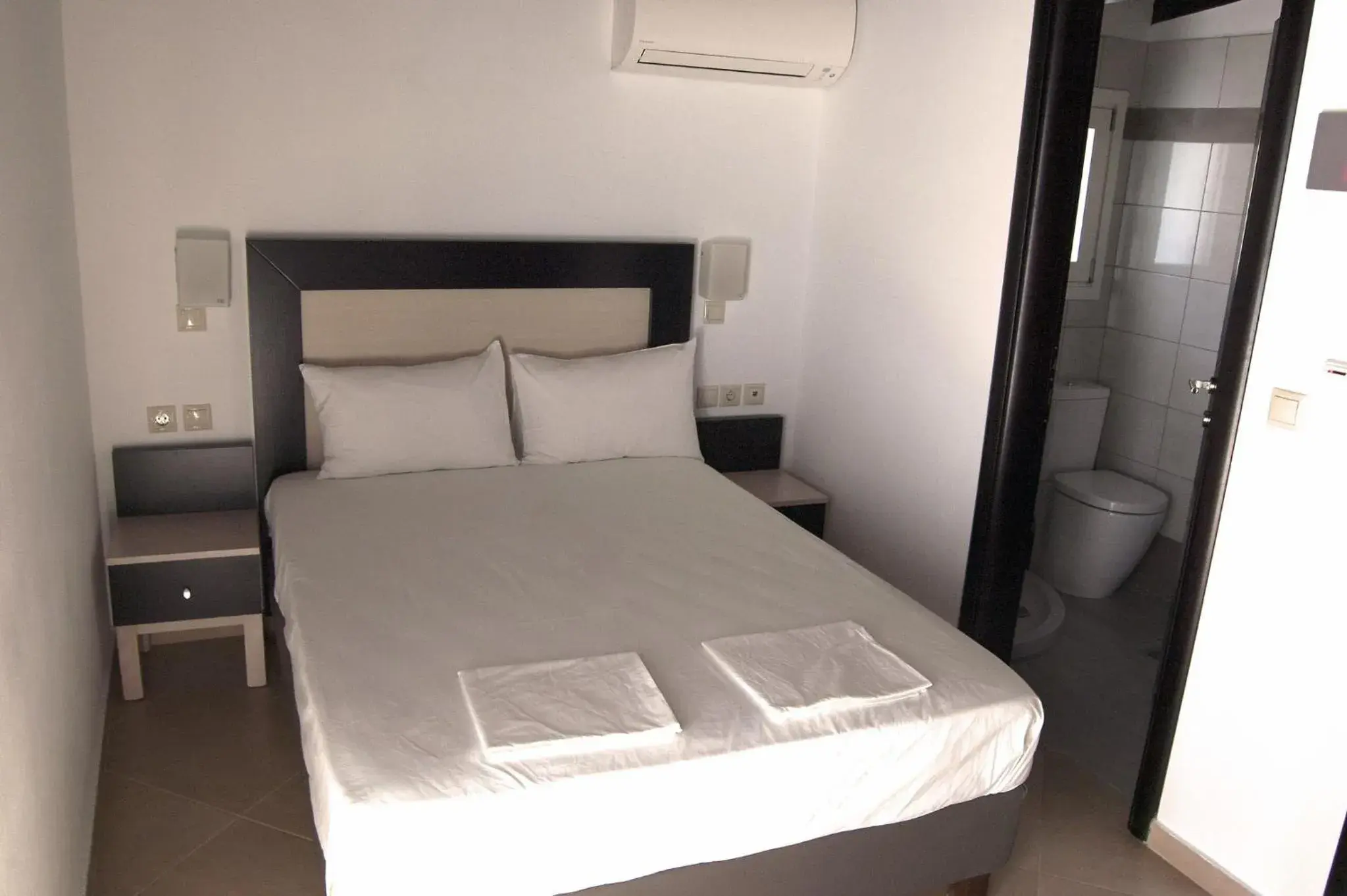 Double Room in Hotel Dellis Double Room in Hotel Dellis