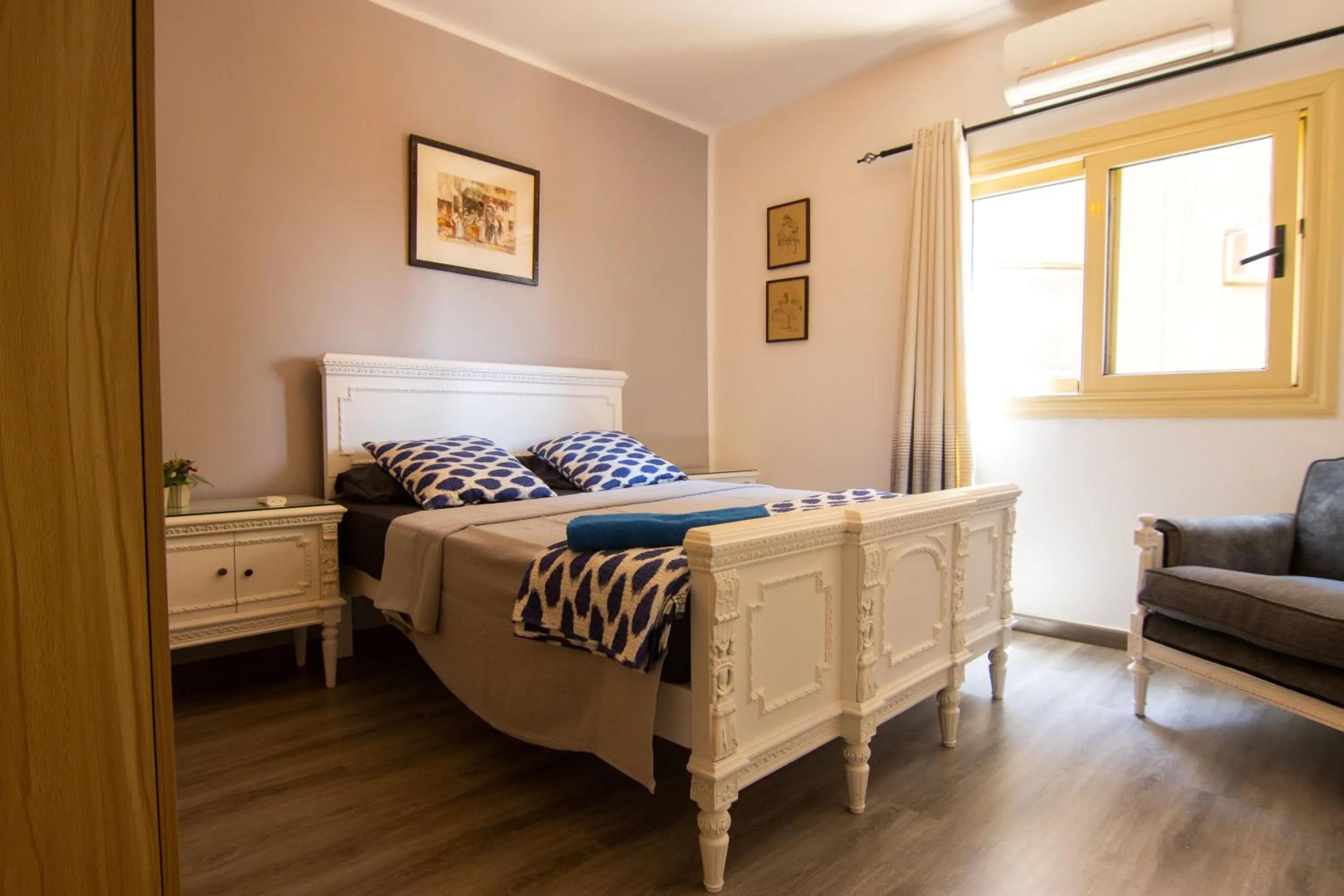 Bed in Lovely 3BR Apartment in Heart of Mohandseen