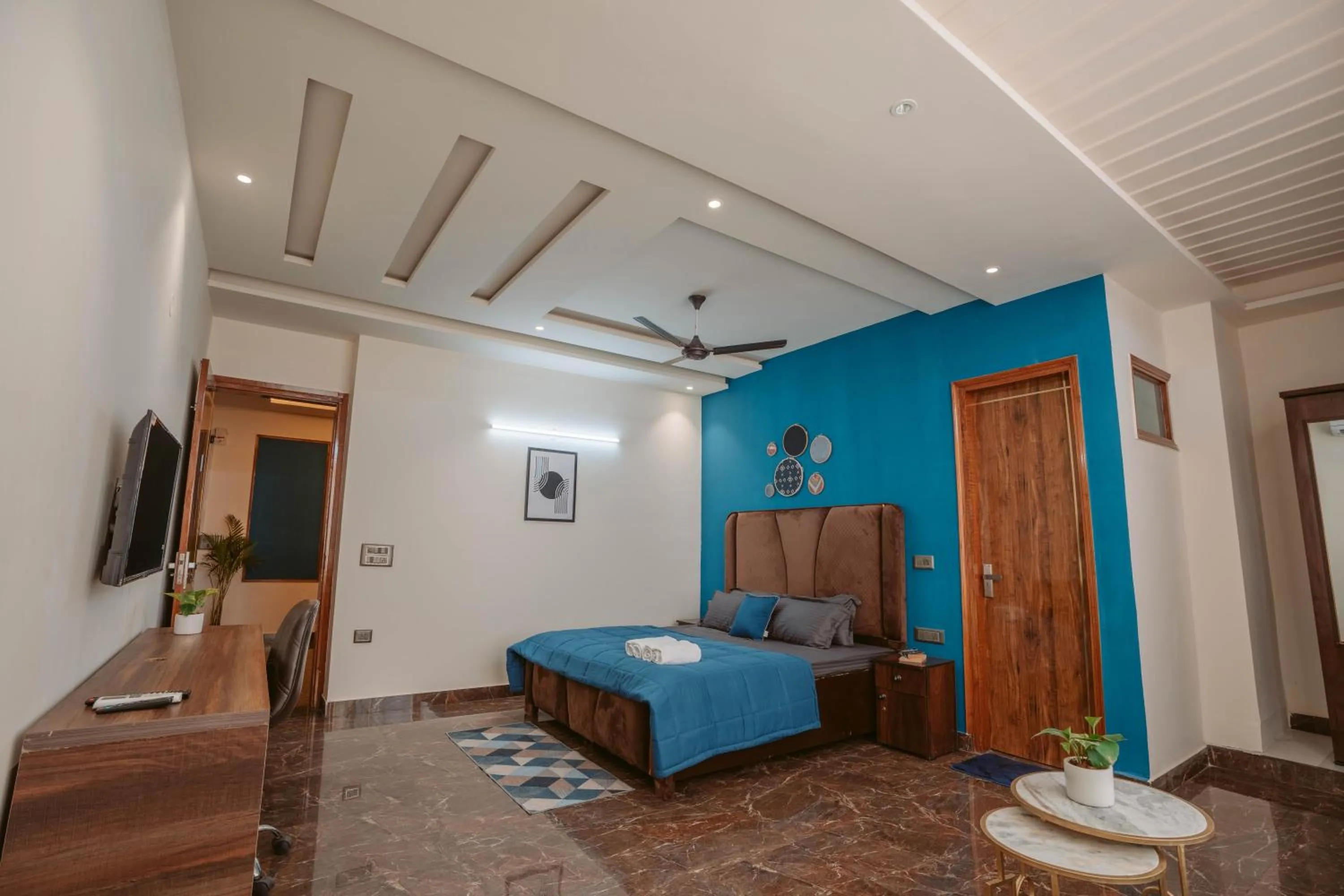 Bed in FlxHo Duo - Serviced Apartment & Rooms - Golf Course Road