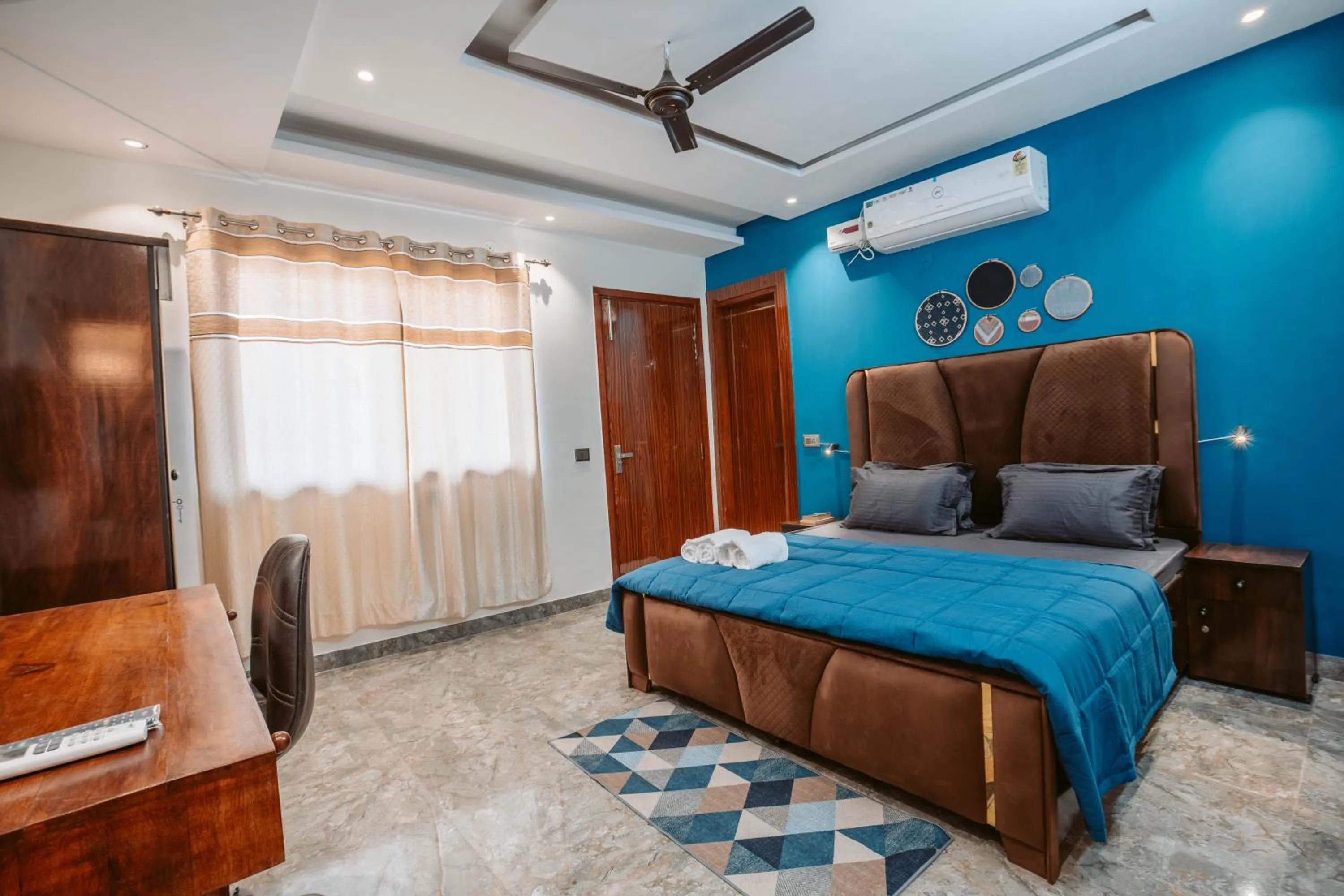 Bedroom in FlxHo Duo - Serviced Apartment & Rooms - Golf Course Road