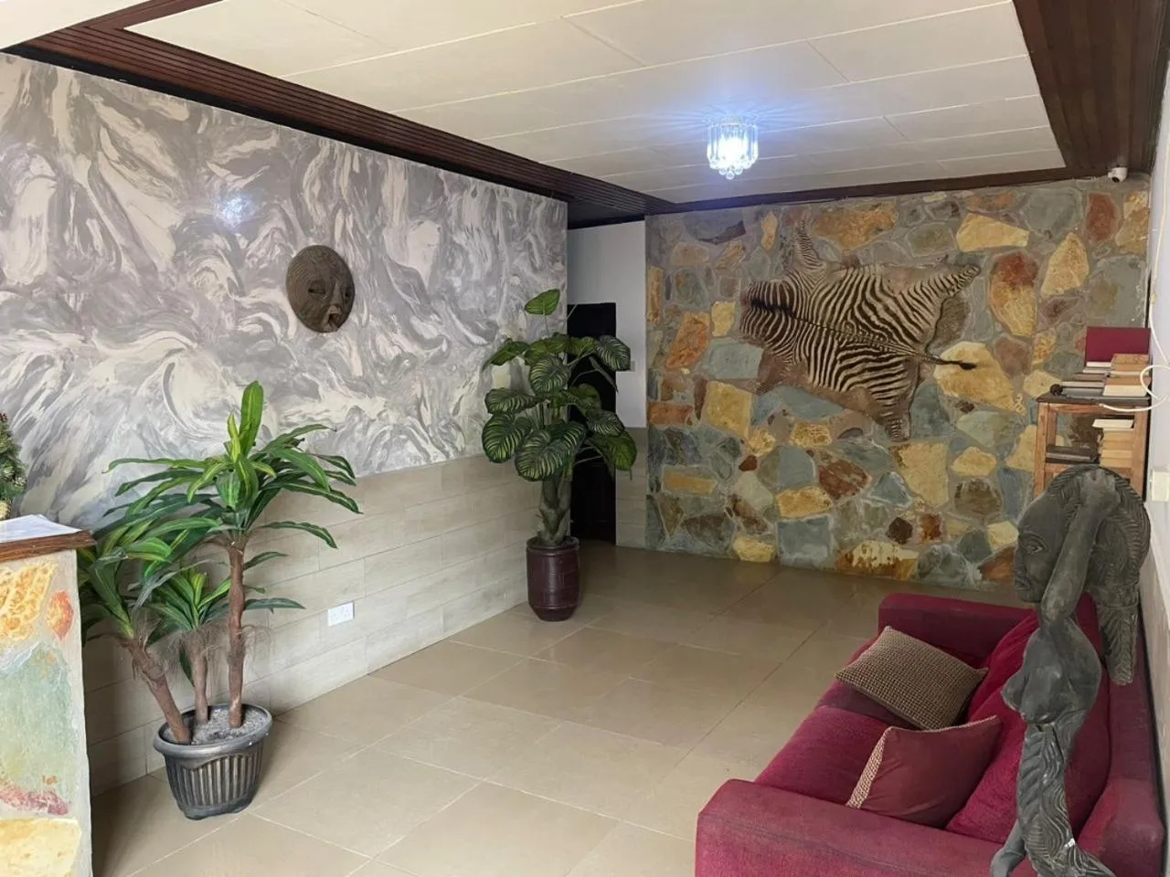 Living room in Omanye Lodge