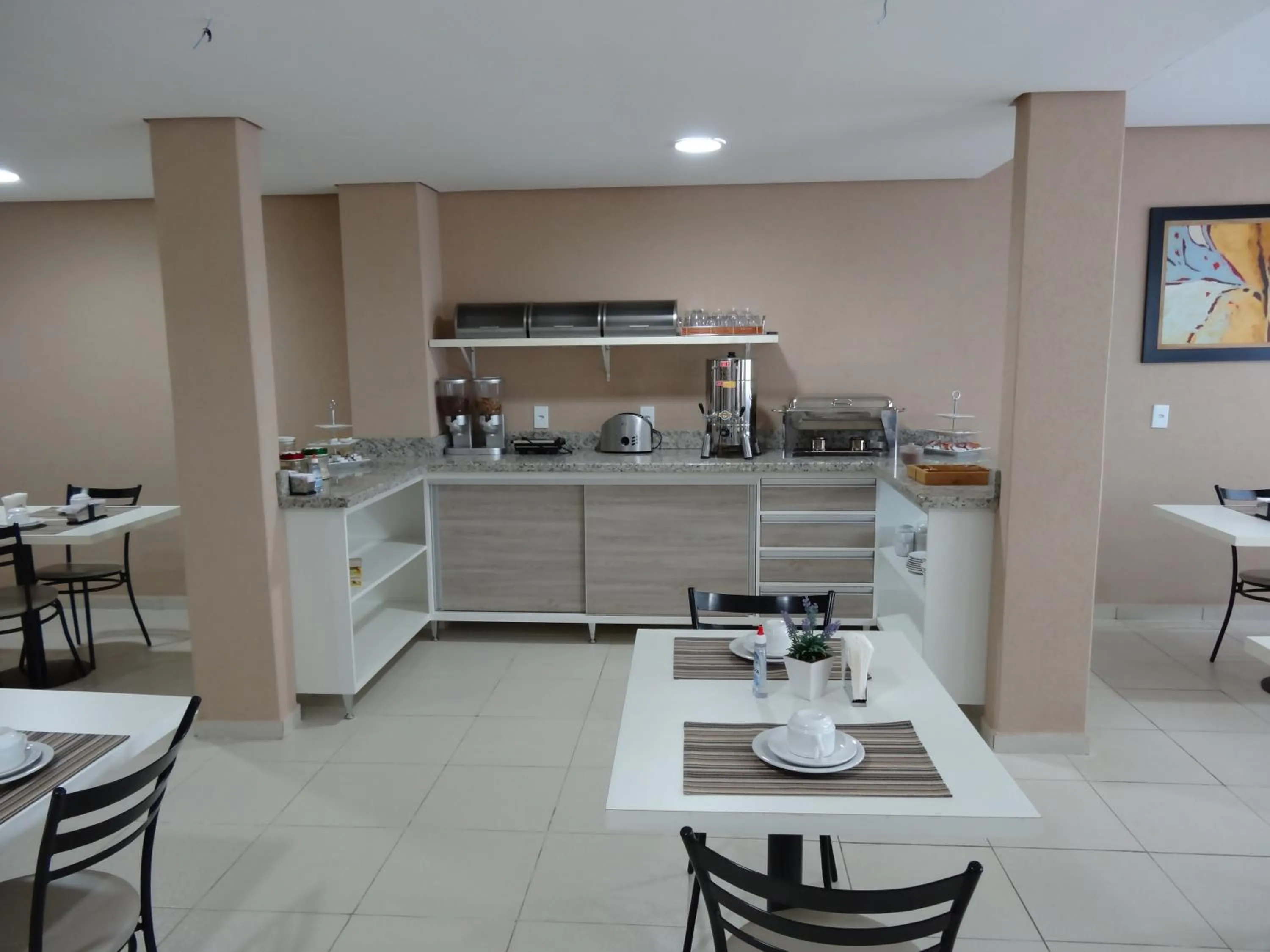 Dining area in Cerrado Hotel LTDA
