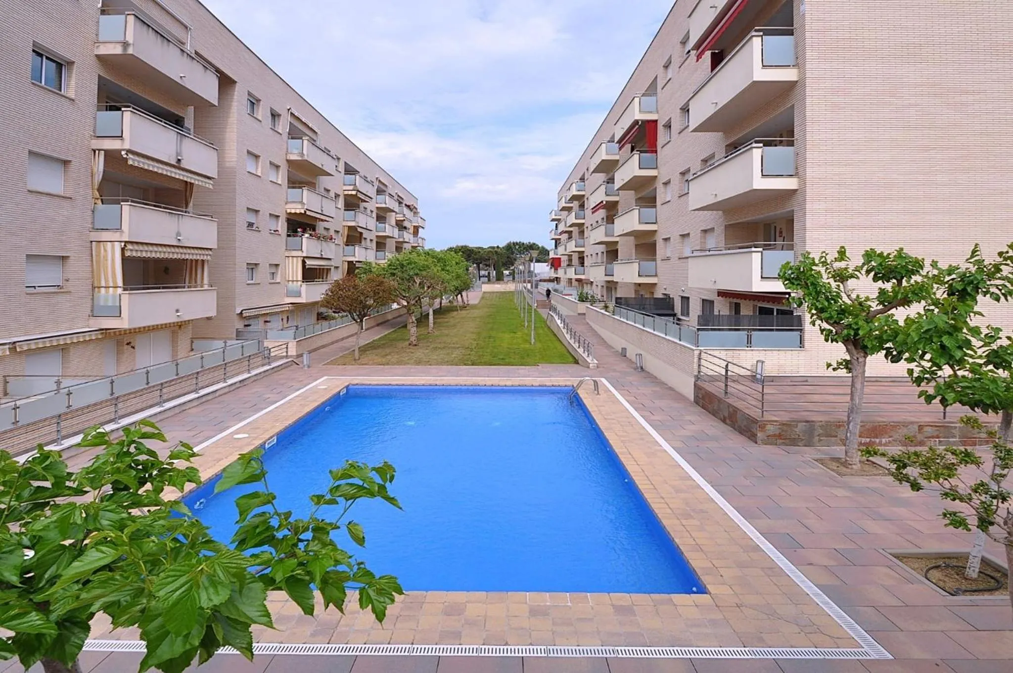 Pool view in Santa Clotilde