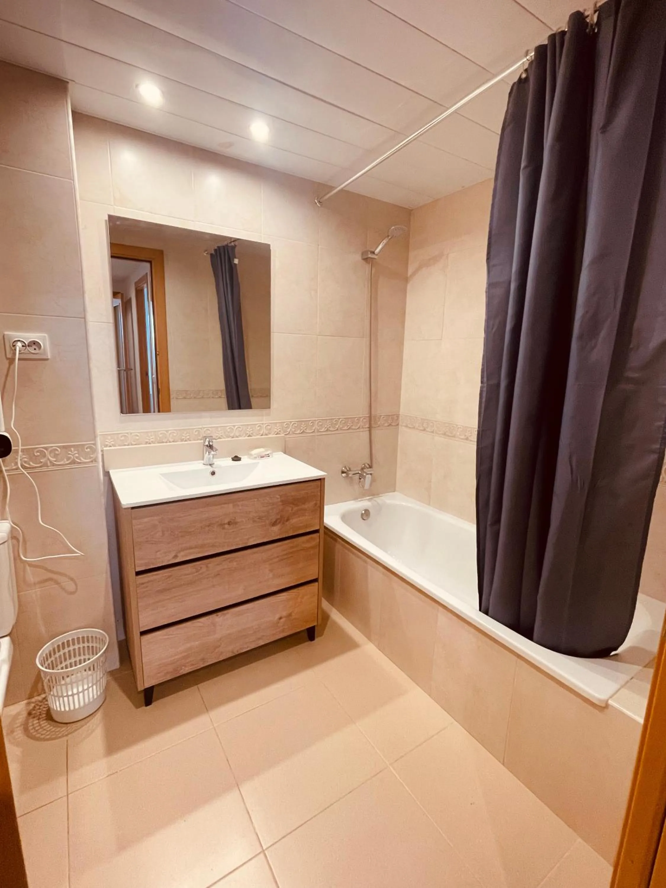 Bath in Santa Clotilde