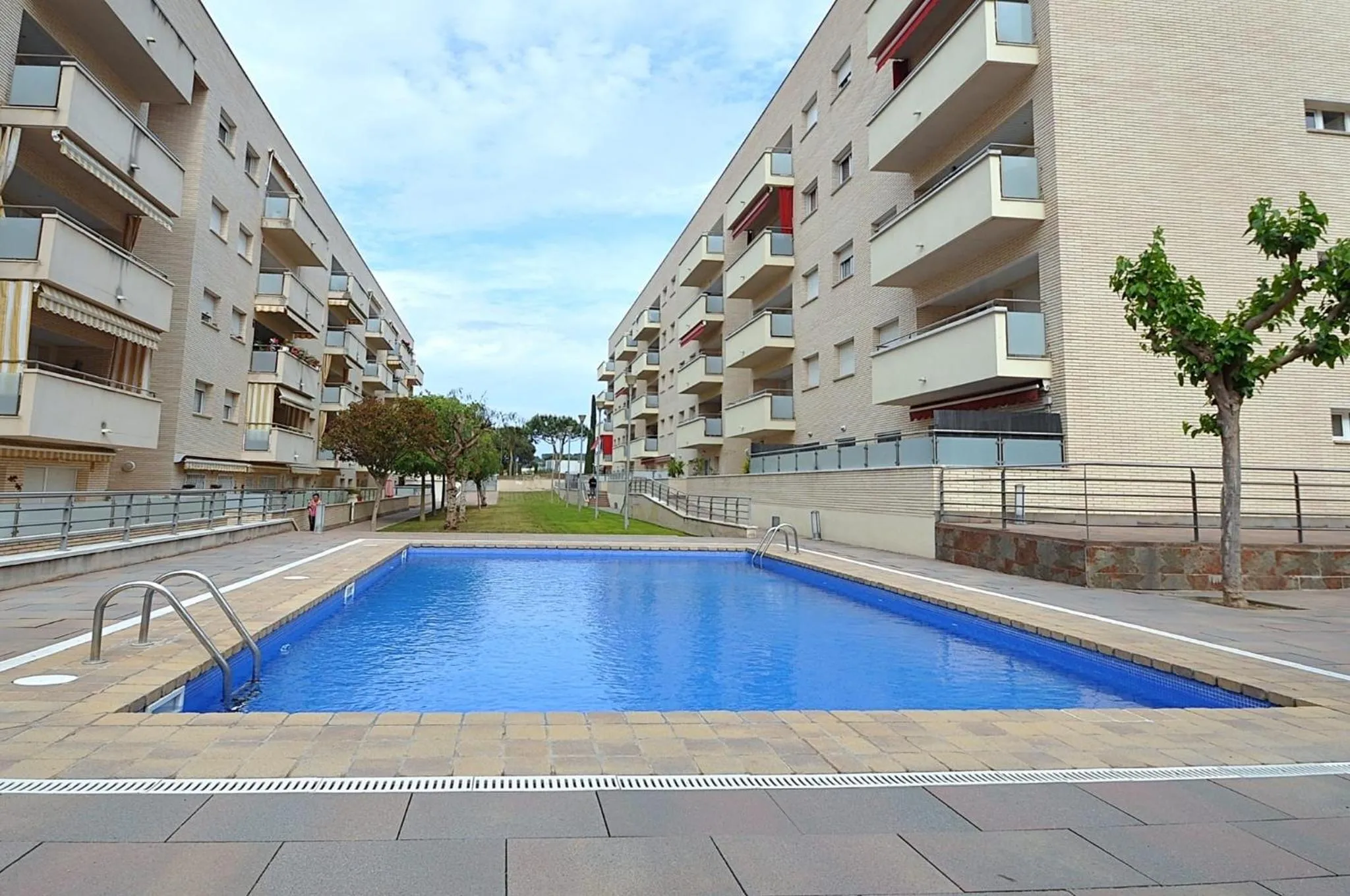 Pool view in Santa Clotilde