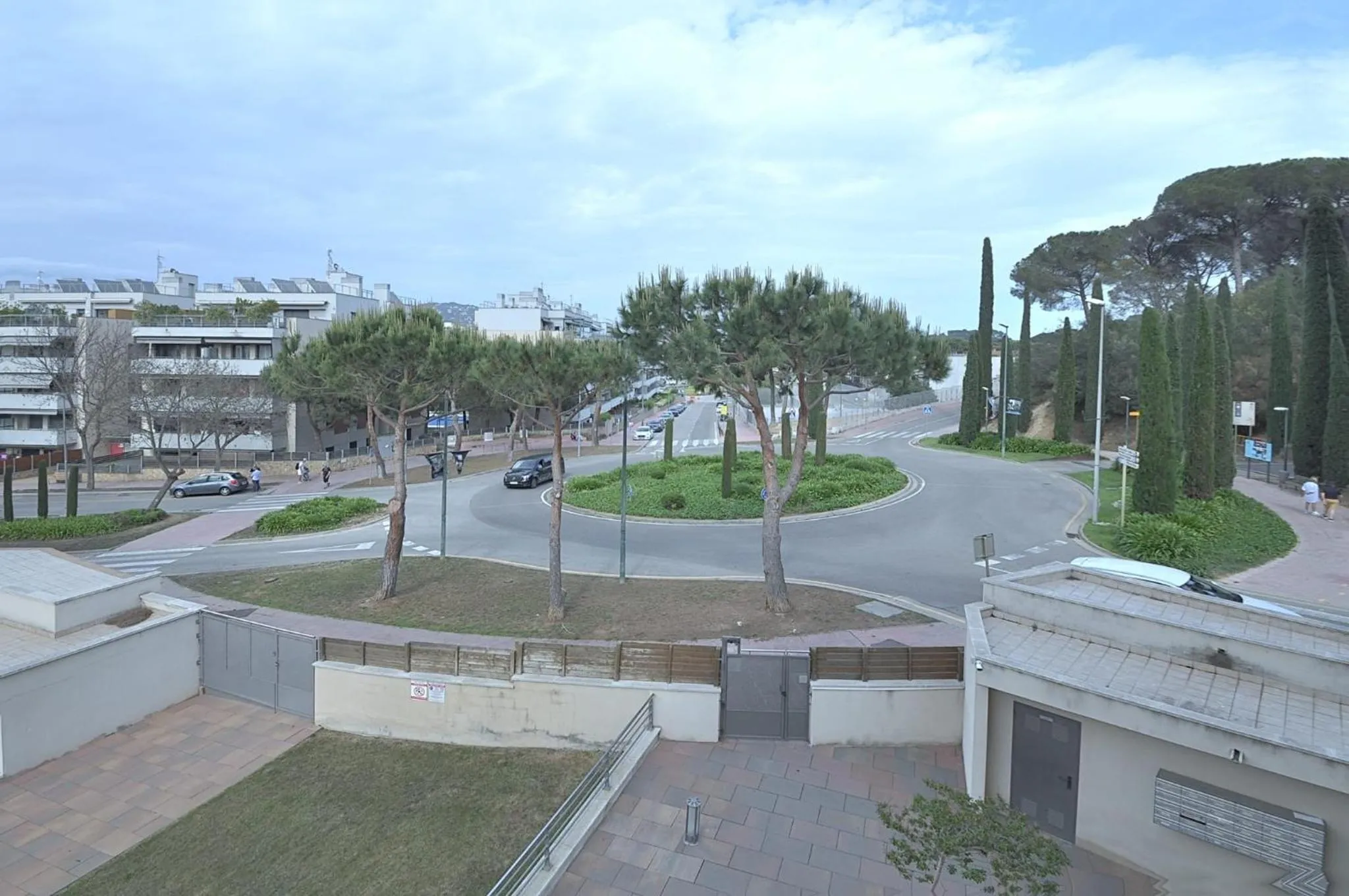 Day in Santa Clotilde