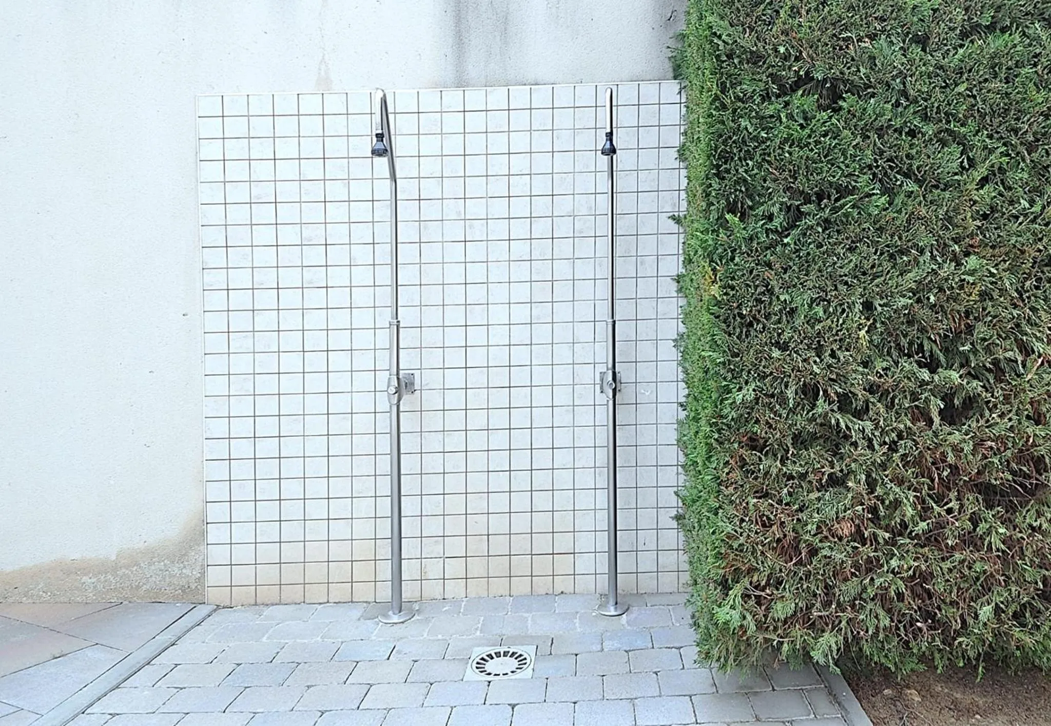 Shower in Santa Clotilde