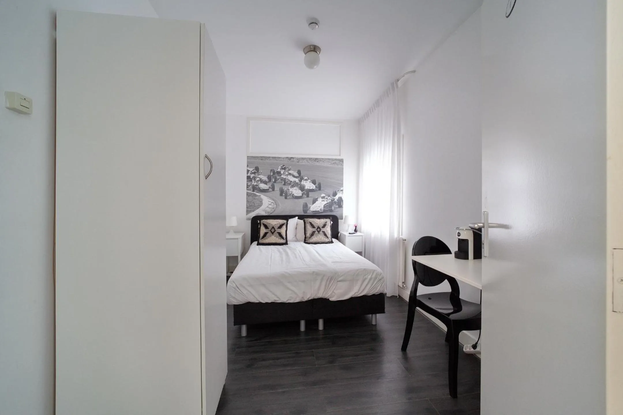 Photo of the whole room, Bed in Hotel Zeespiegel