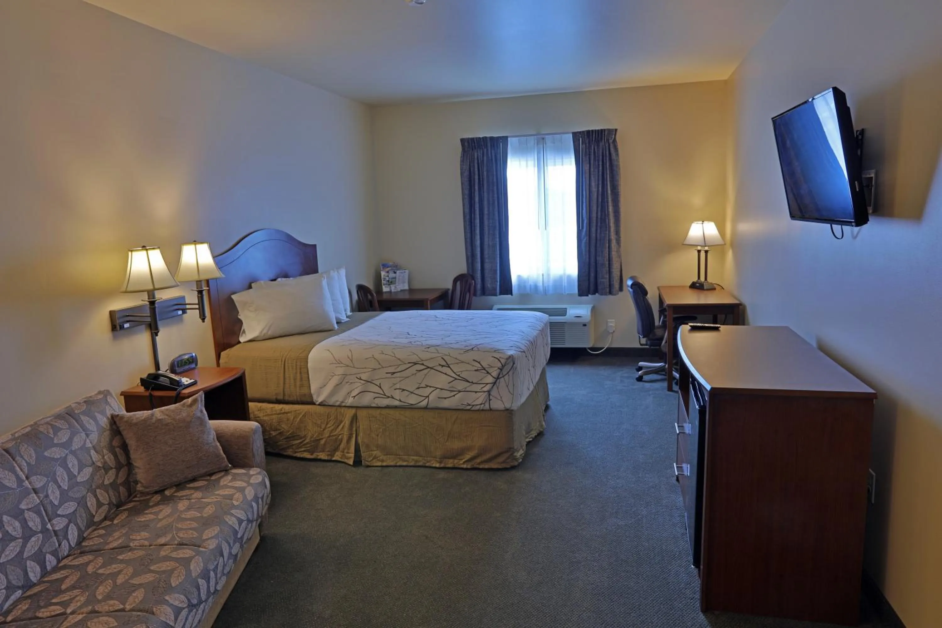 Photo of the whole room, Bed in Sandhills Guest House Motel