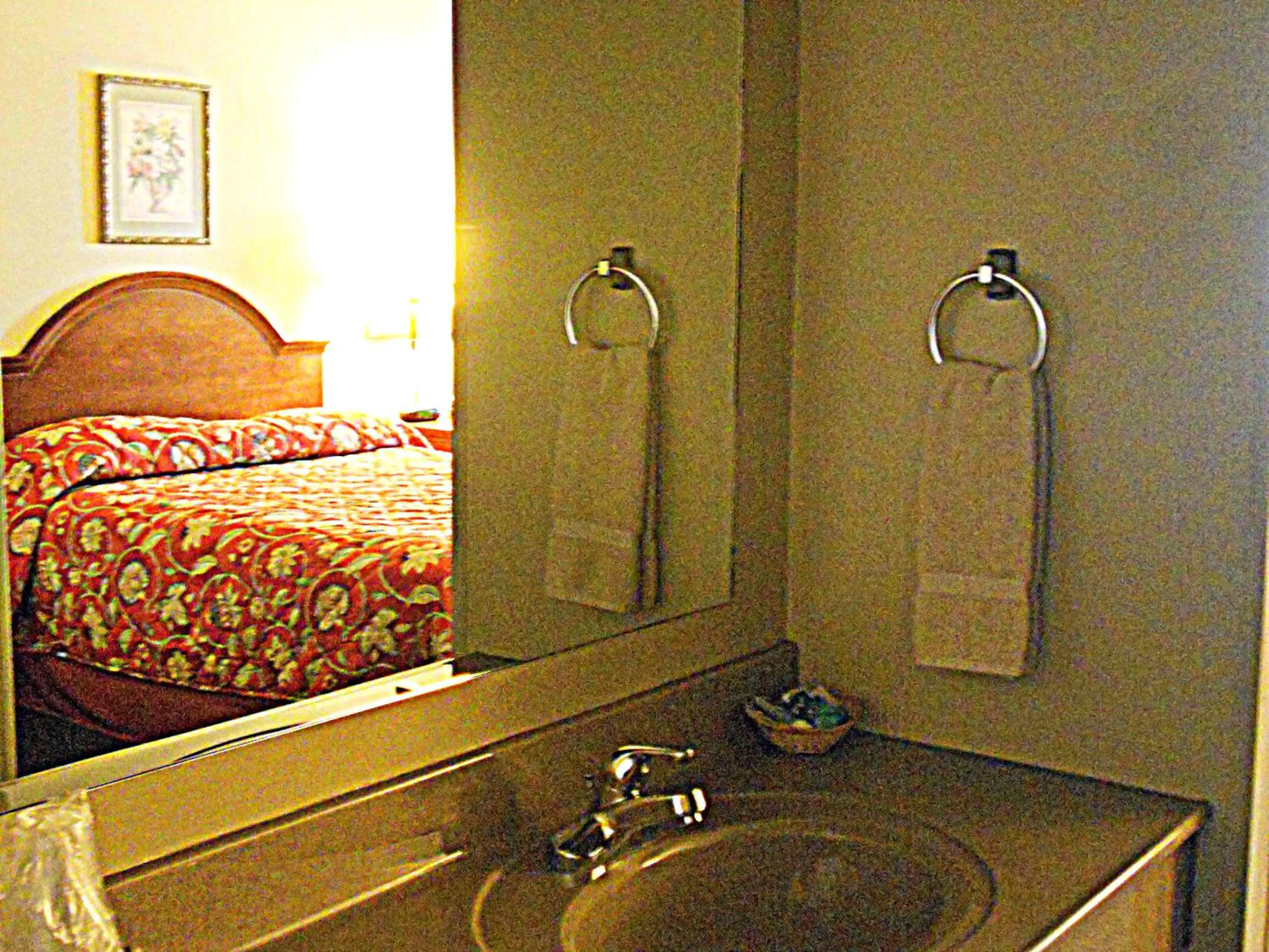 Bathroom in Sandhills Guest House Motel