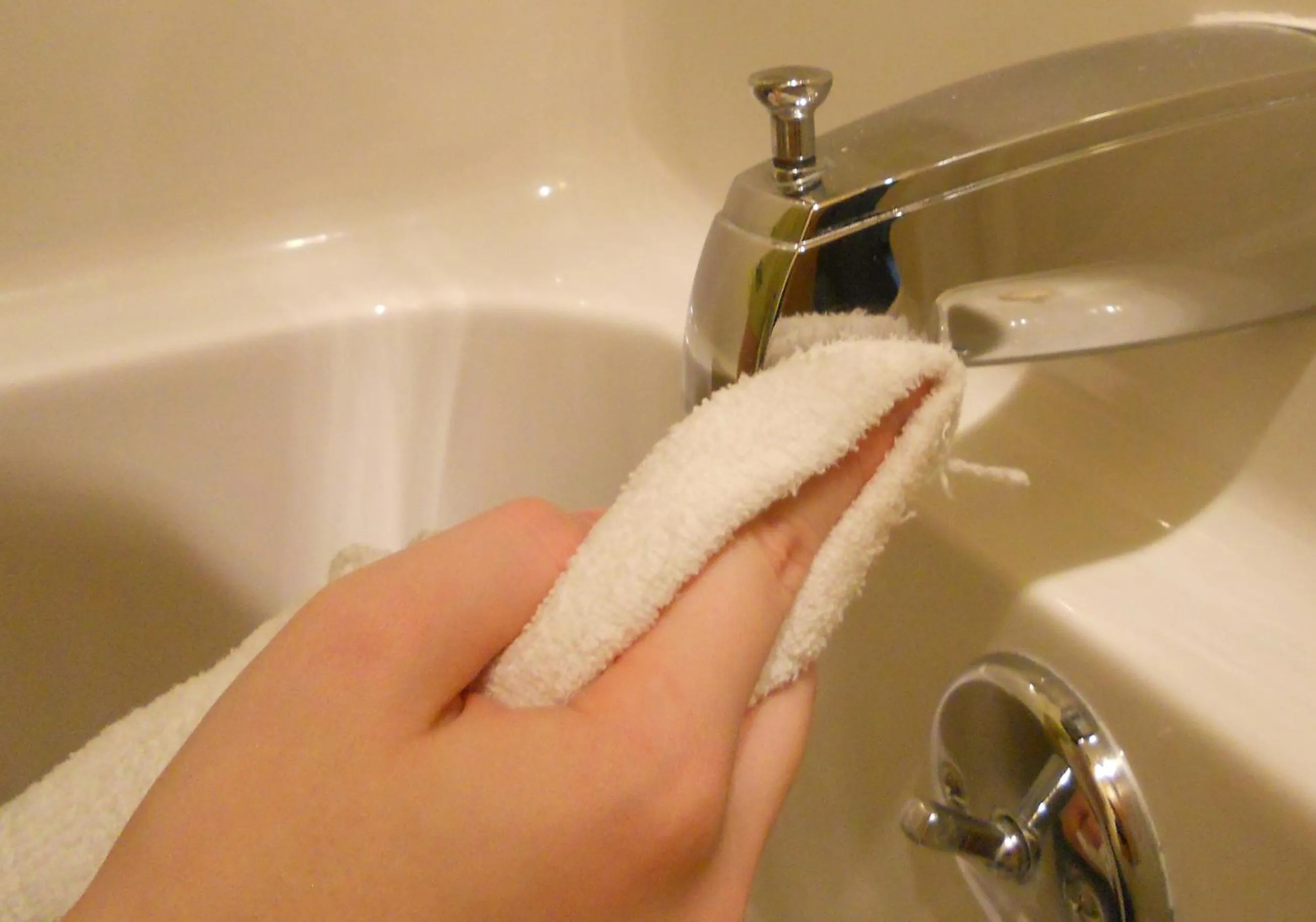 Shower in Sandhills Guest House Motel