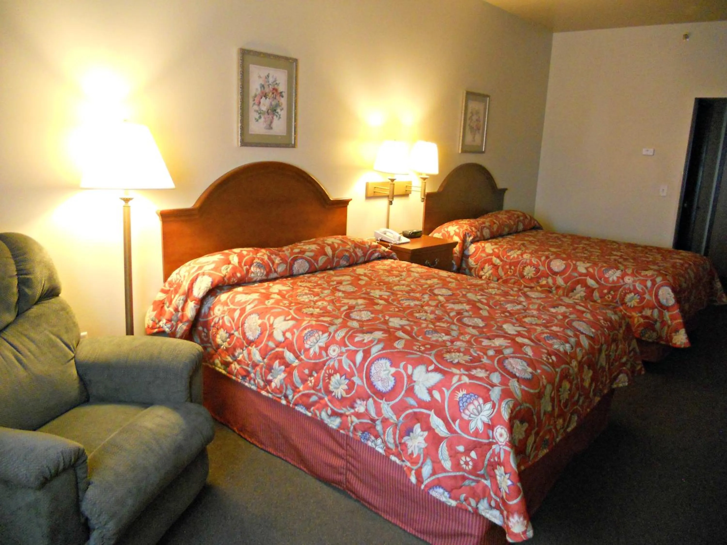 Bedroom, Bed in Sandhills Guest House Motel