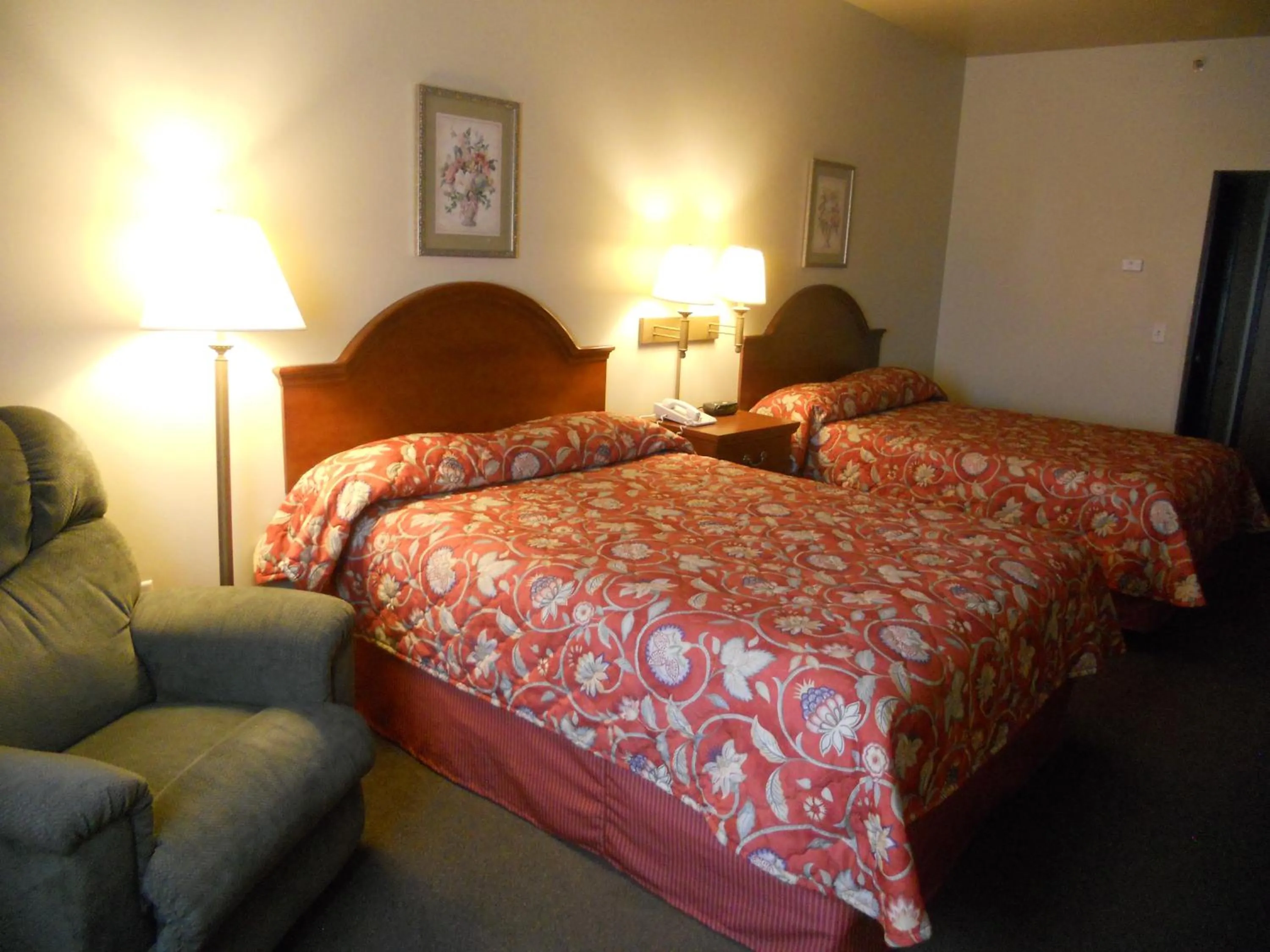 Bedroom, Bed in Sandhills Guest House Motel