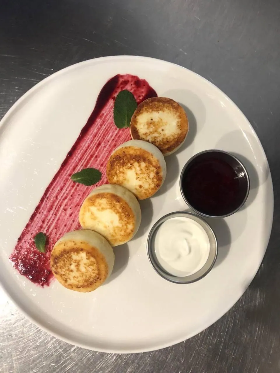 Restaurant/places to eat in BE THE ONE Hotel