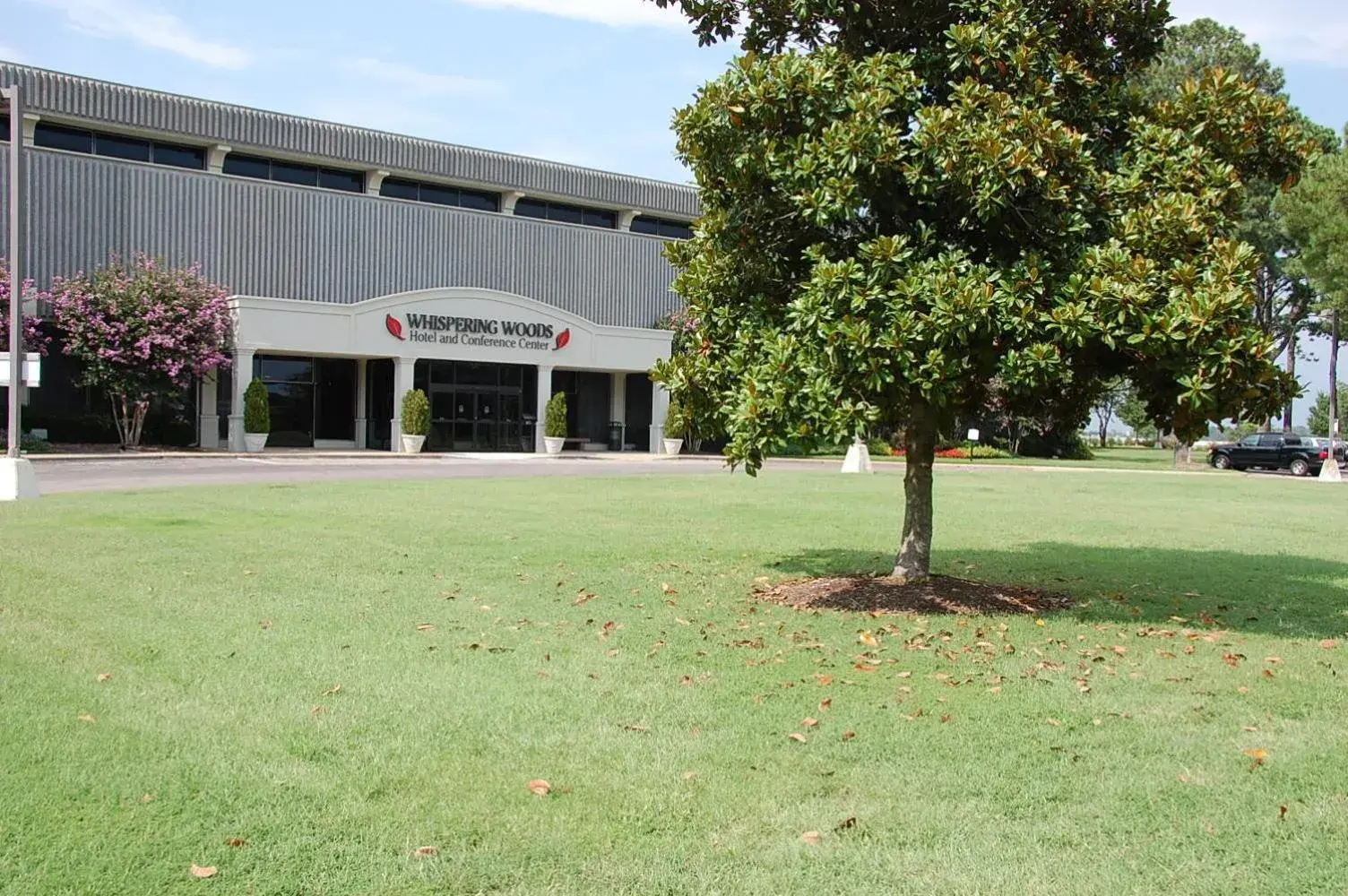 Property building in Historic Whispering Woods Hotel & Conference Center Property building in Historic Whispering Woods Hotel & Conference Center