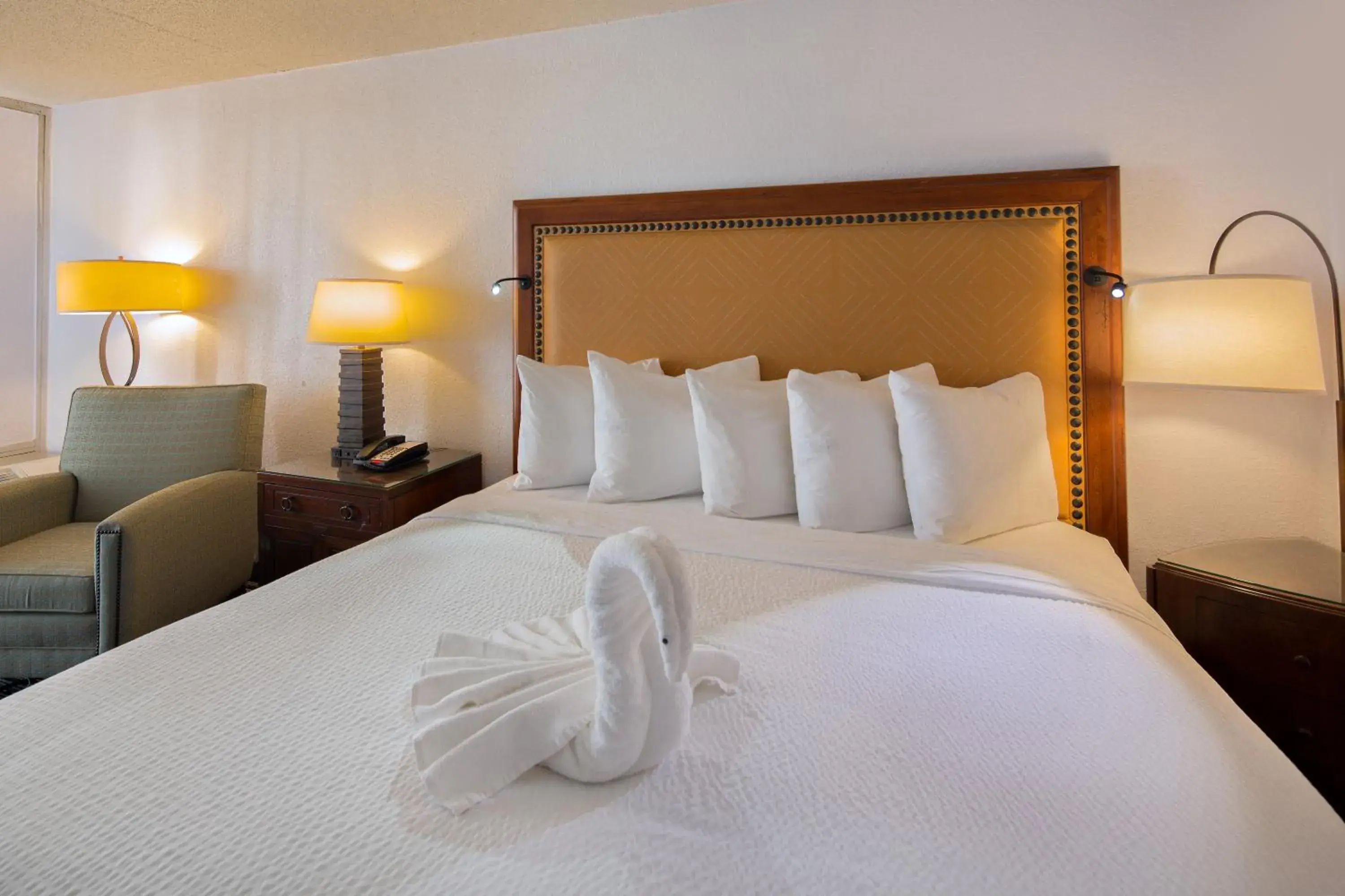 Standard Single Room with Shower - single occupancy in Historic Whispering Woods Hotel & Conference Center Standard Single Room with Shower - single occupancy in Historic Whispering Woods Hotel & Conference Center