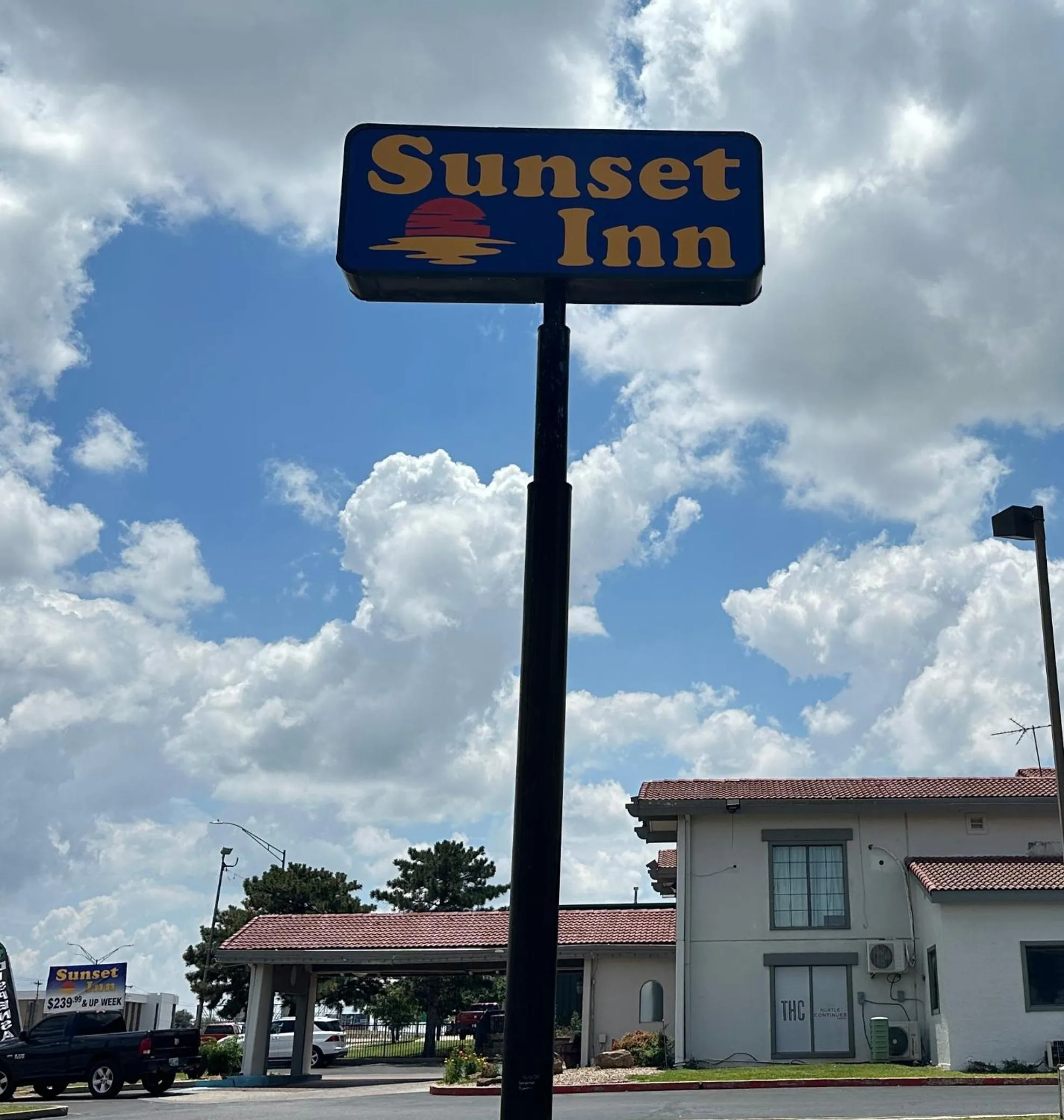 SUNSET INN Oklahoma City