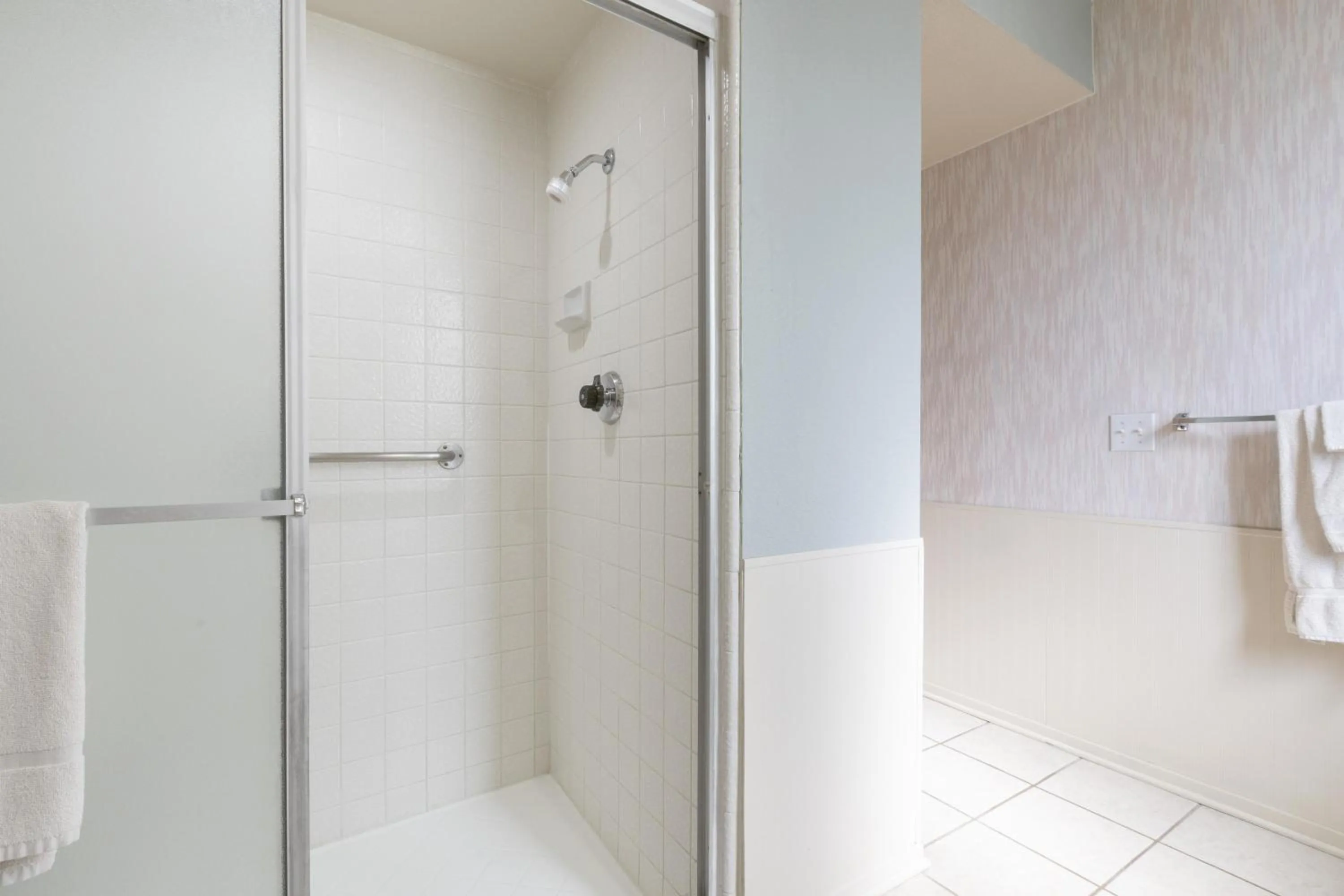 Shower in Casitas del Monte