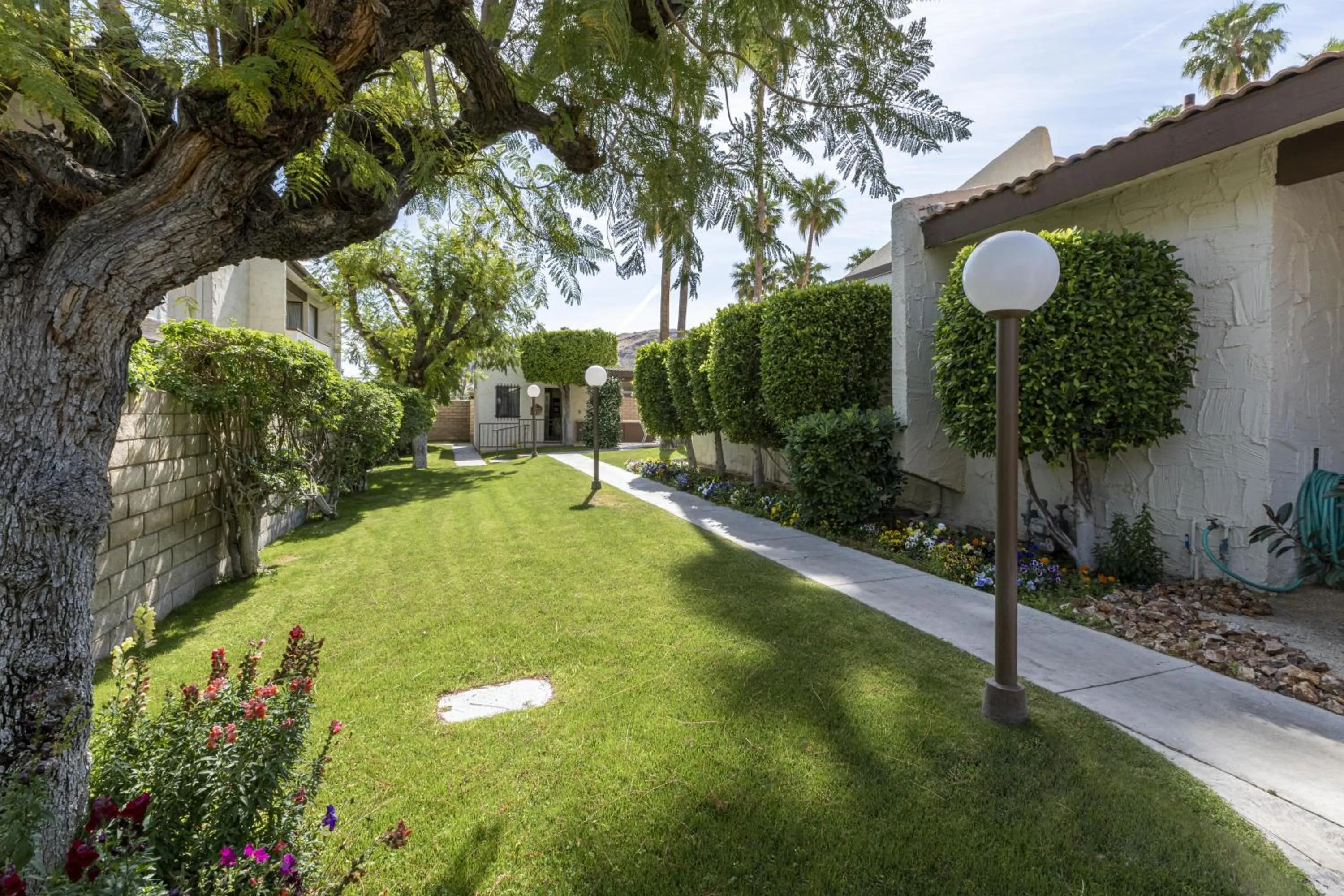 Inner courtyard view in Casitas del Monte