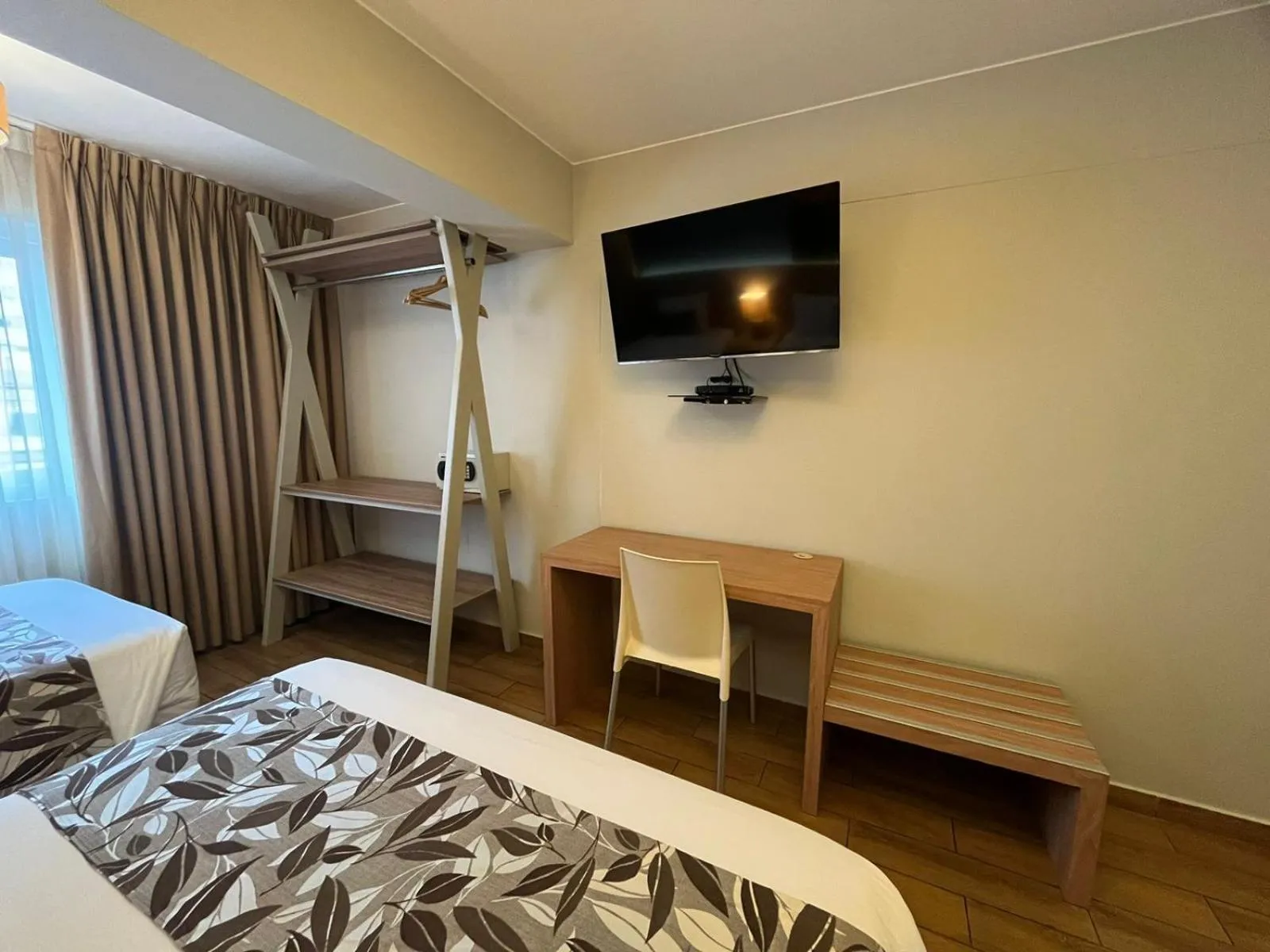 Bedroom, Bed in Hotel El Tambo 2