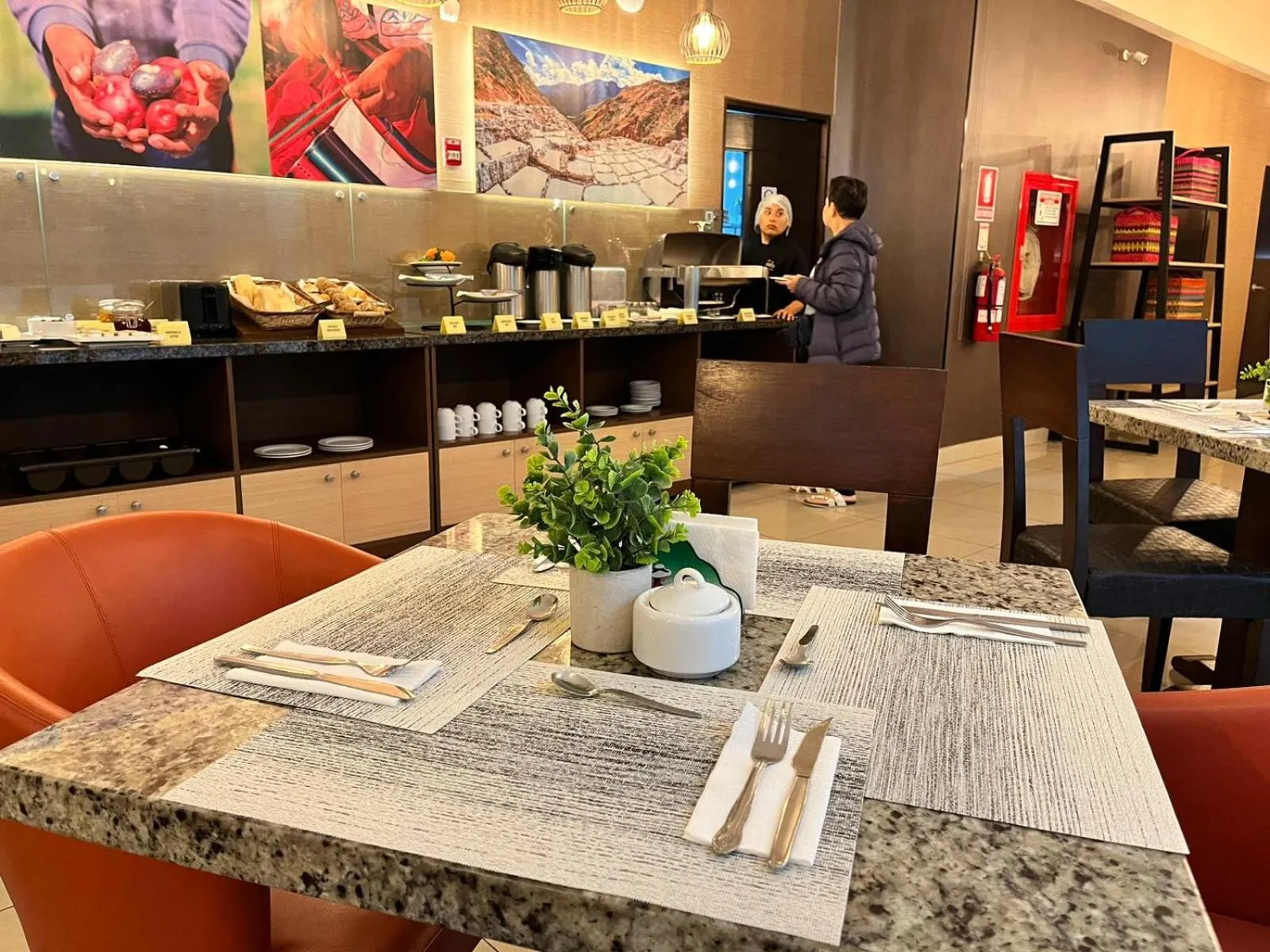 Restaurant/places to eat in Hotel El Tambo 2