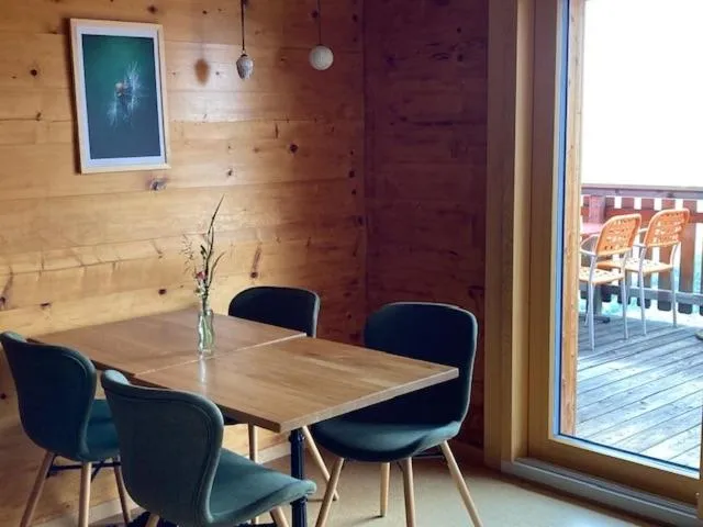 Restaurant/places to eat in Haus Rhodania