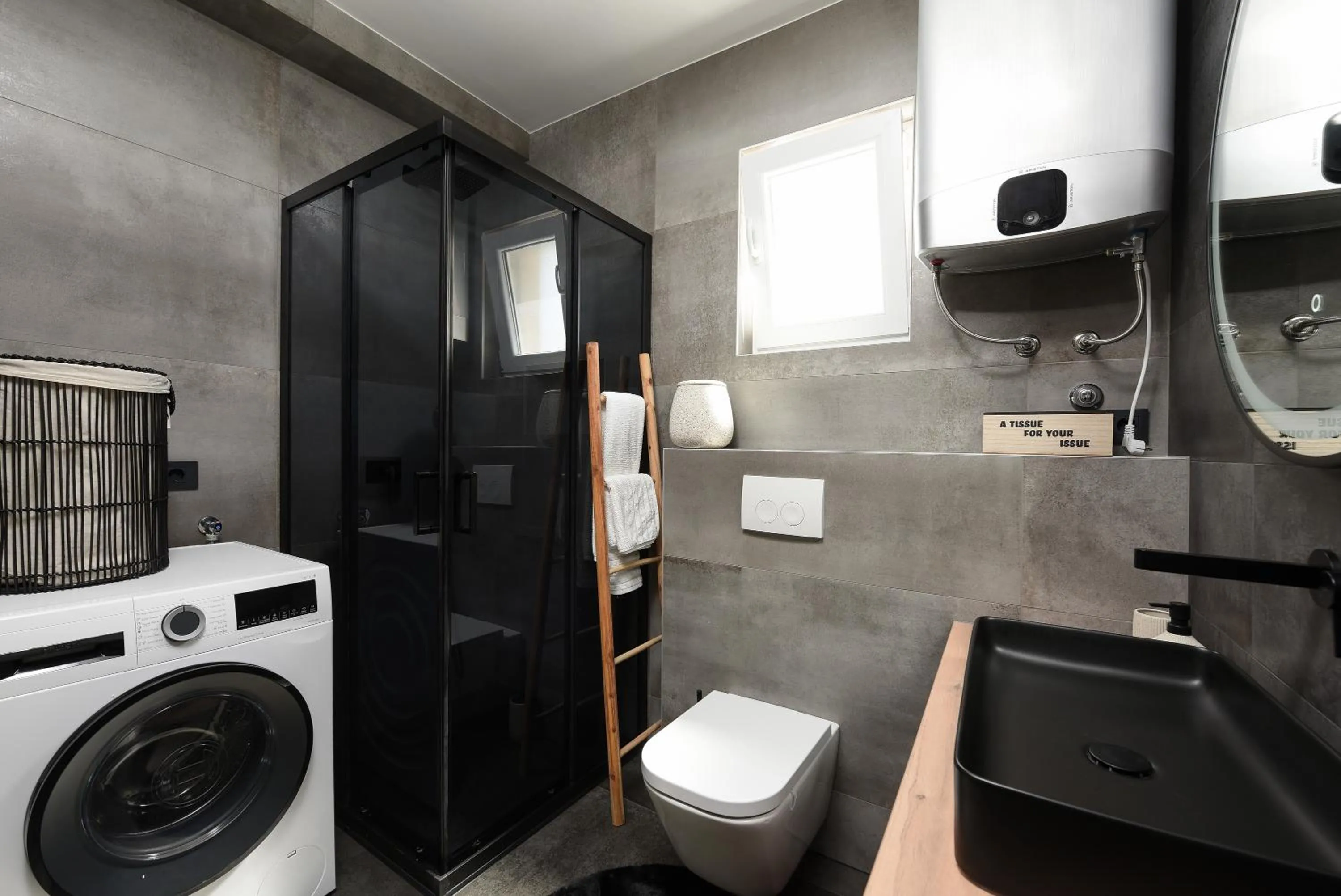 Shower in Luxury apartment N