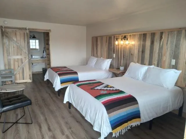 Bed in Horseshoe Bend Motel