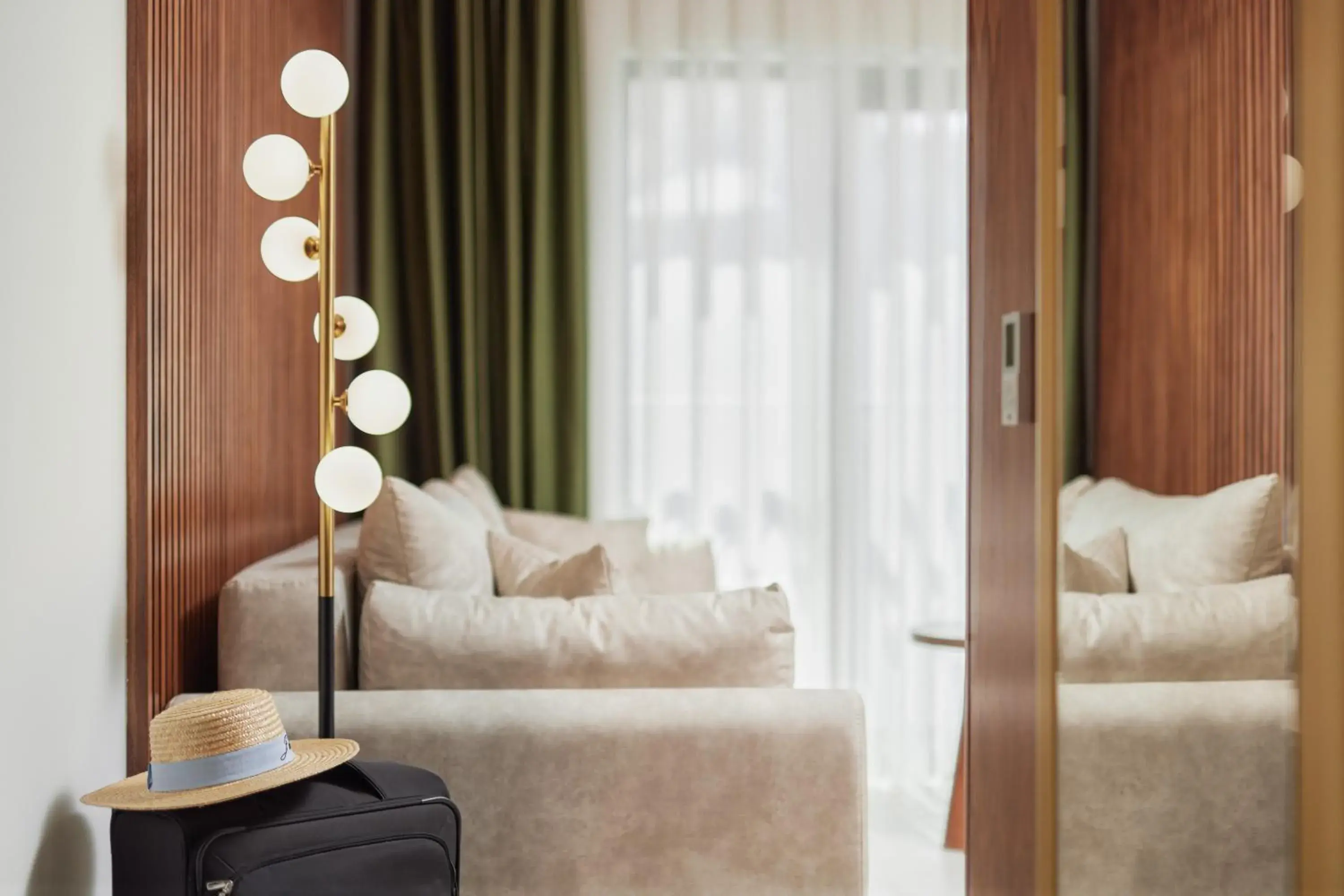 Living room, Bed in Hotel Diplomat by Aycon Living room, Bed in Hotel Diplomat by Aycon