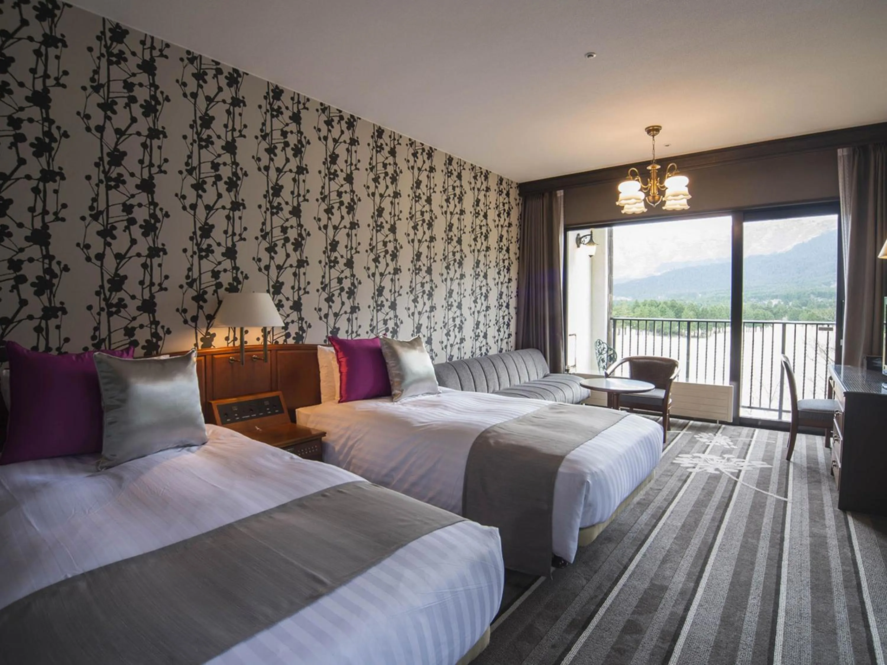 Photo of the whole room, Bed in Hakone Sengokuhara Prince Hotel