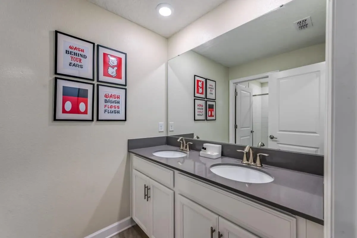 Relax in Style at this Spacious 4-Bedroom Villa