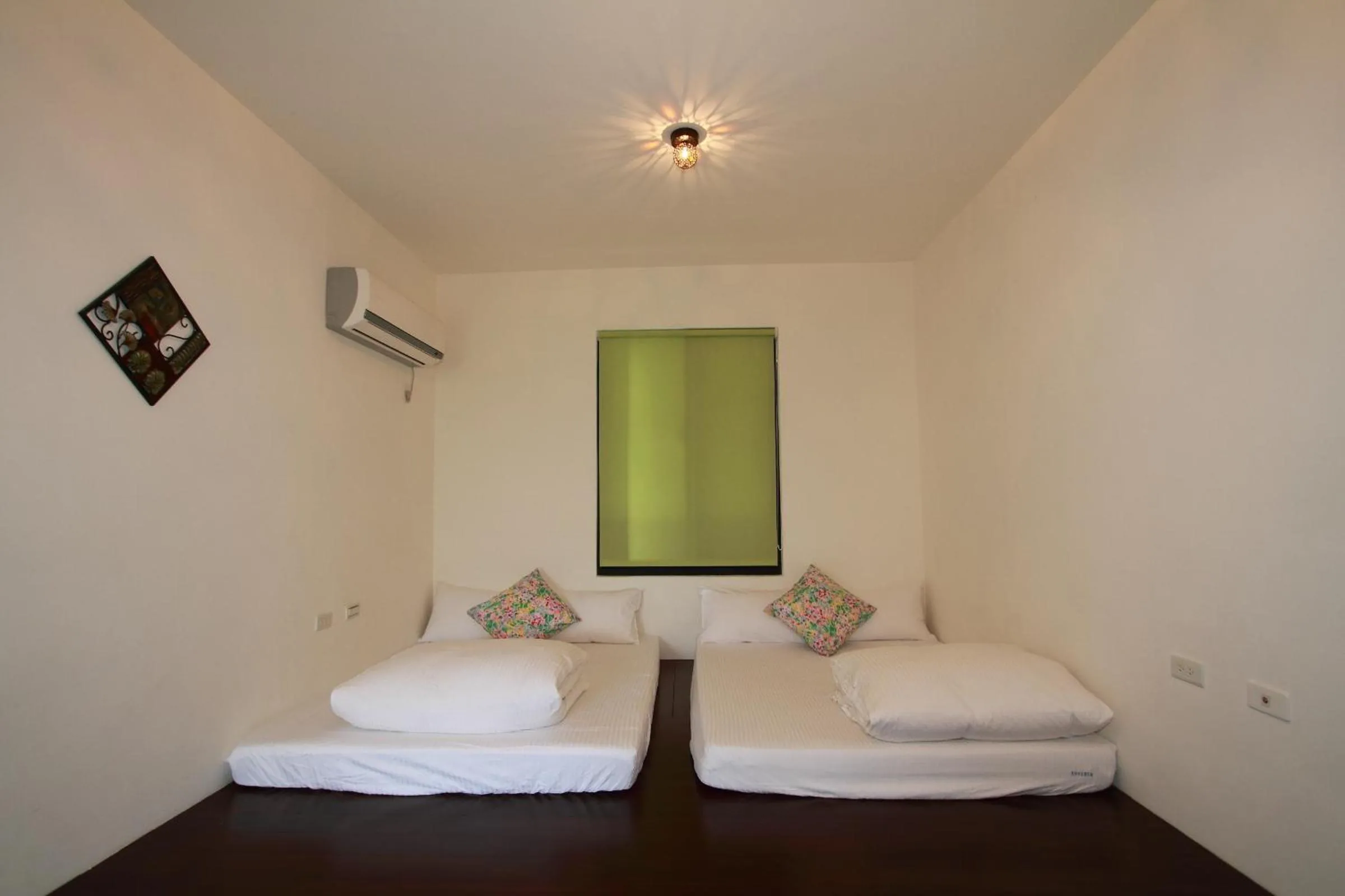 Photo of the whole room, Bed in Mandheling B&B