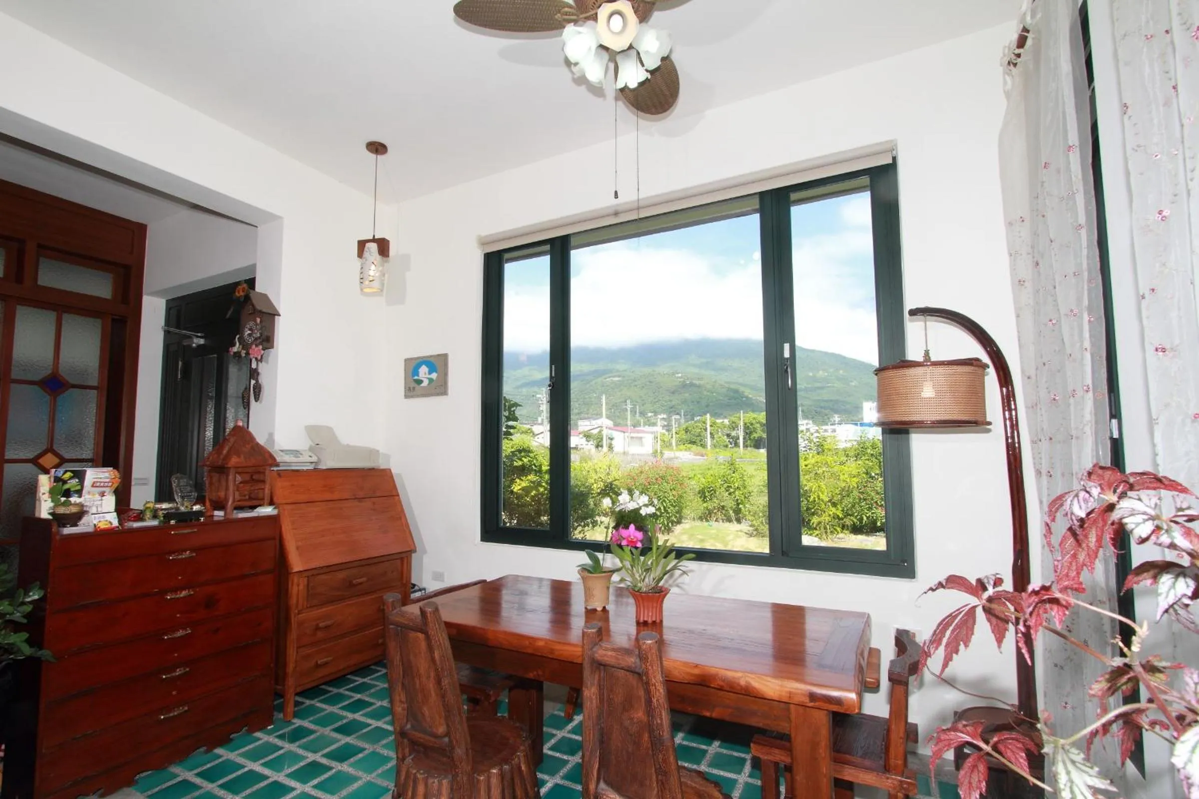 Restaurant/places to eat in Mandheling B&B
