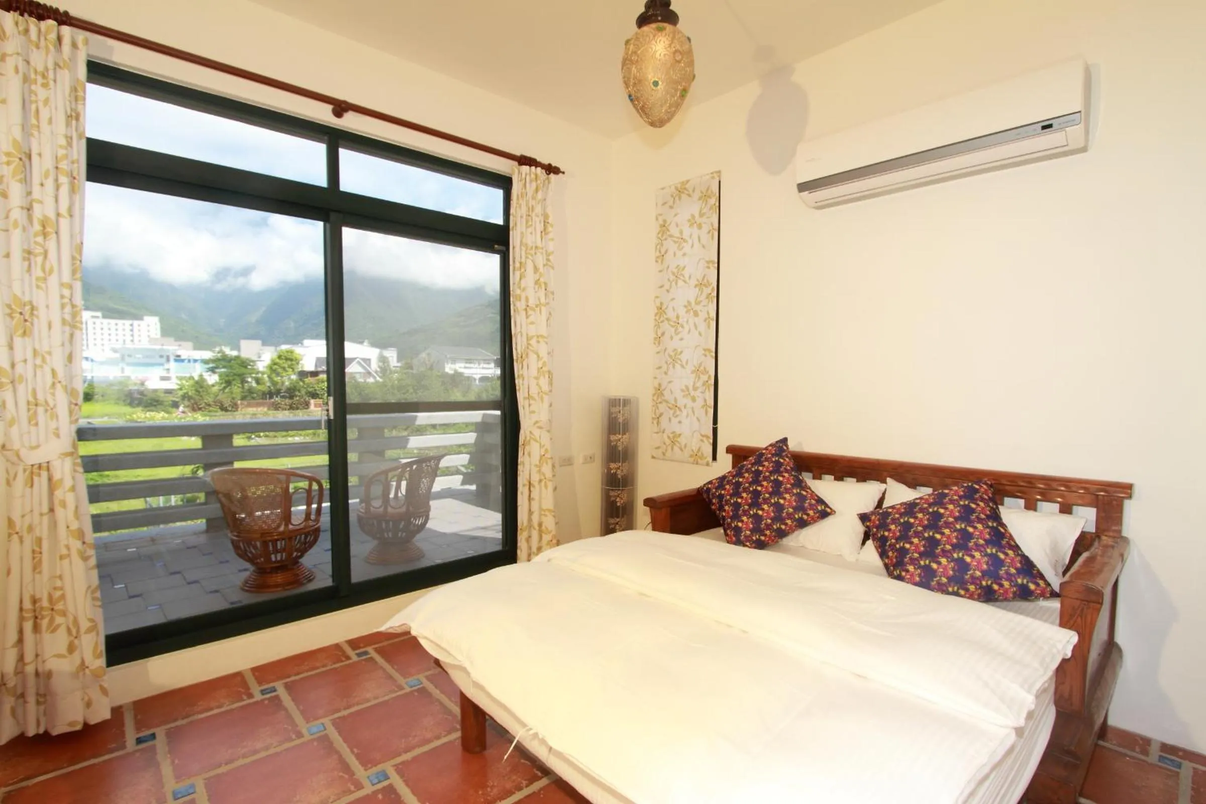 Photo of the whole room, Bed in Mandheling B&B