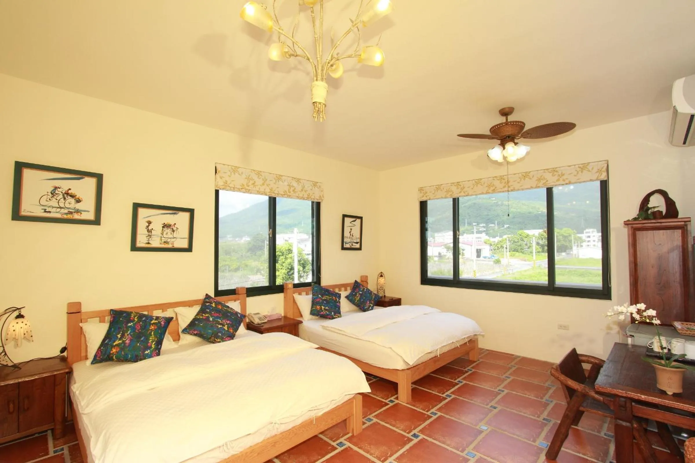Photo of the whole room, Bed in Mandheling B&B