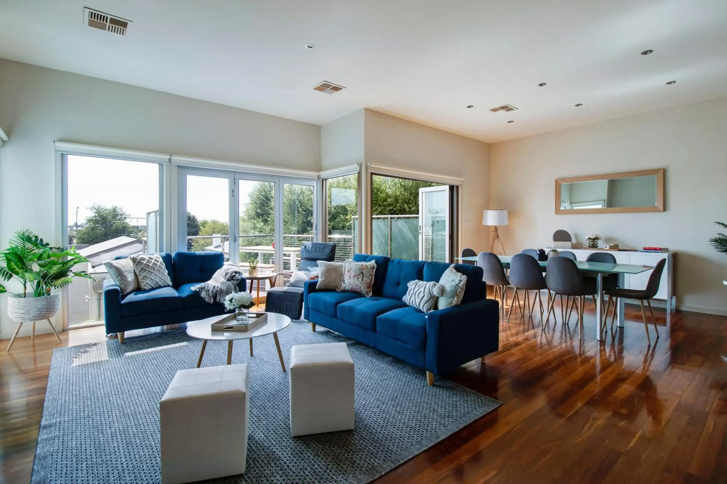 Ultra Modern 3BR Mt Gambier Holiday Home Ultra Modern 3BR Mt Gambier Holiday Home