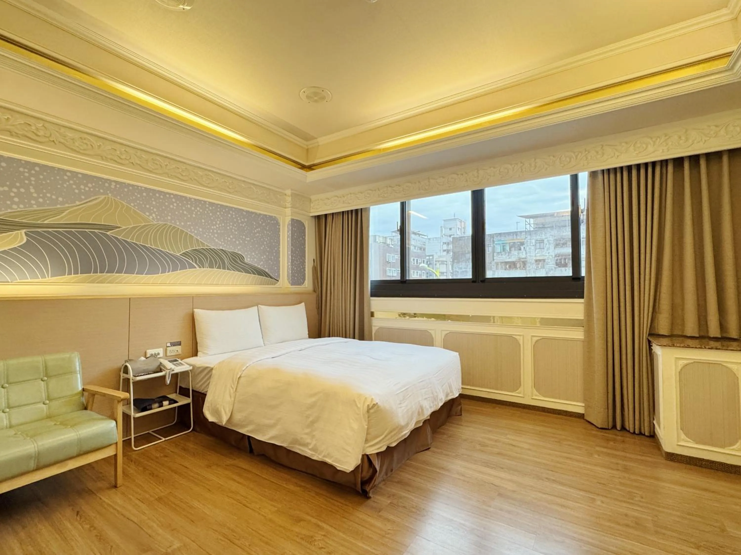 Photo of the whole room, Bed in Finders Hotel Hualien Station