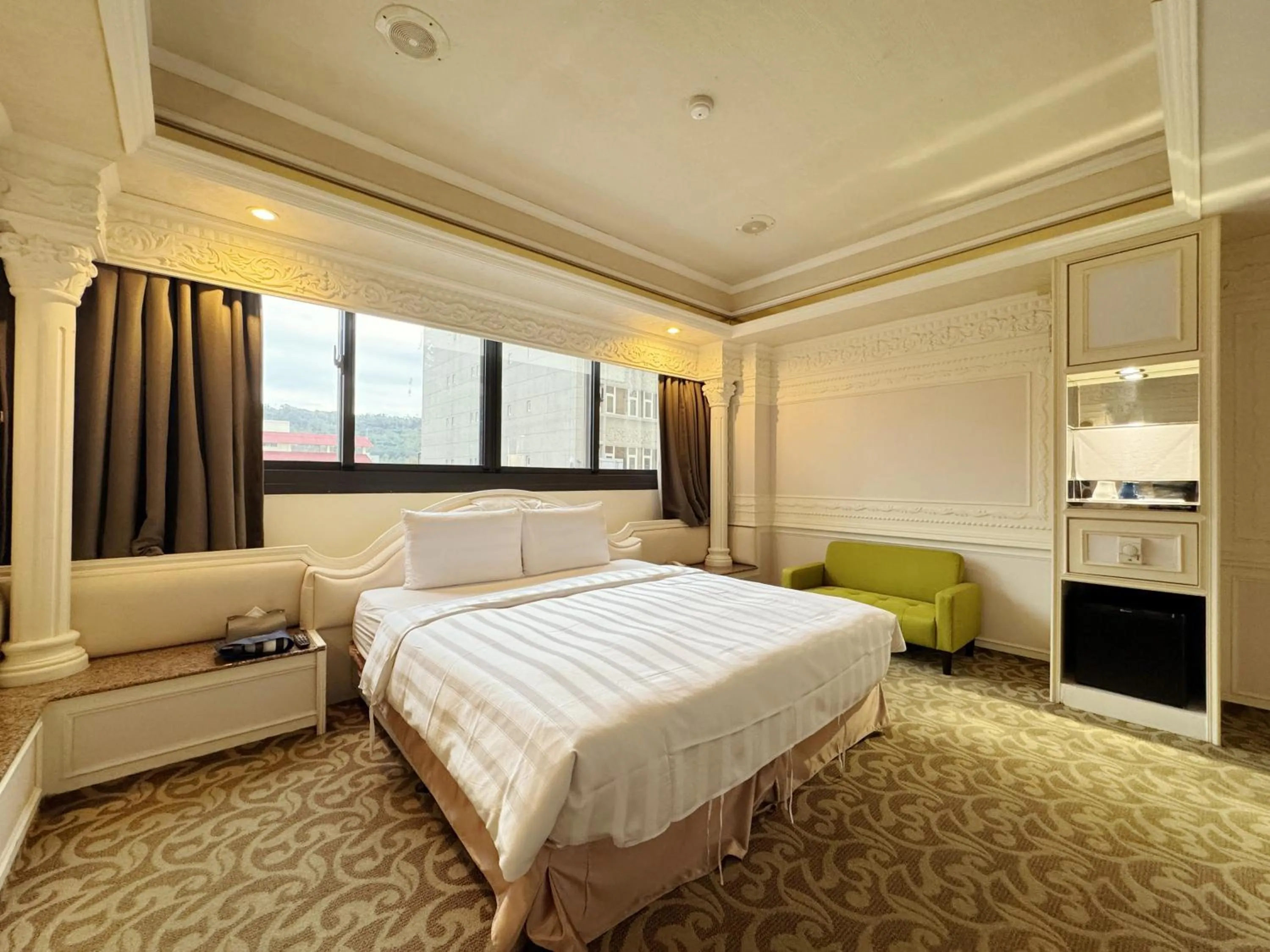 Photo of the whole room, Bed in Finders Hotel Hualien Station