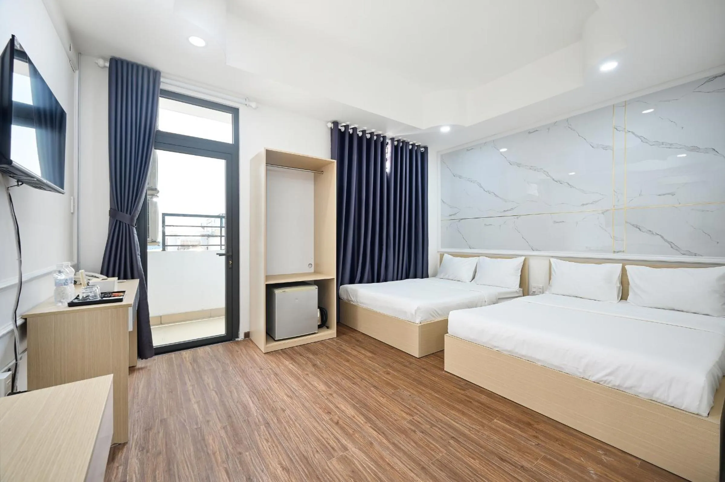 Bed in Sunrise Airport Hotel