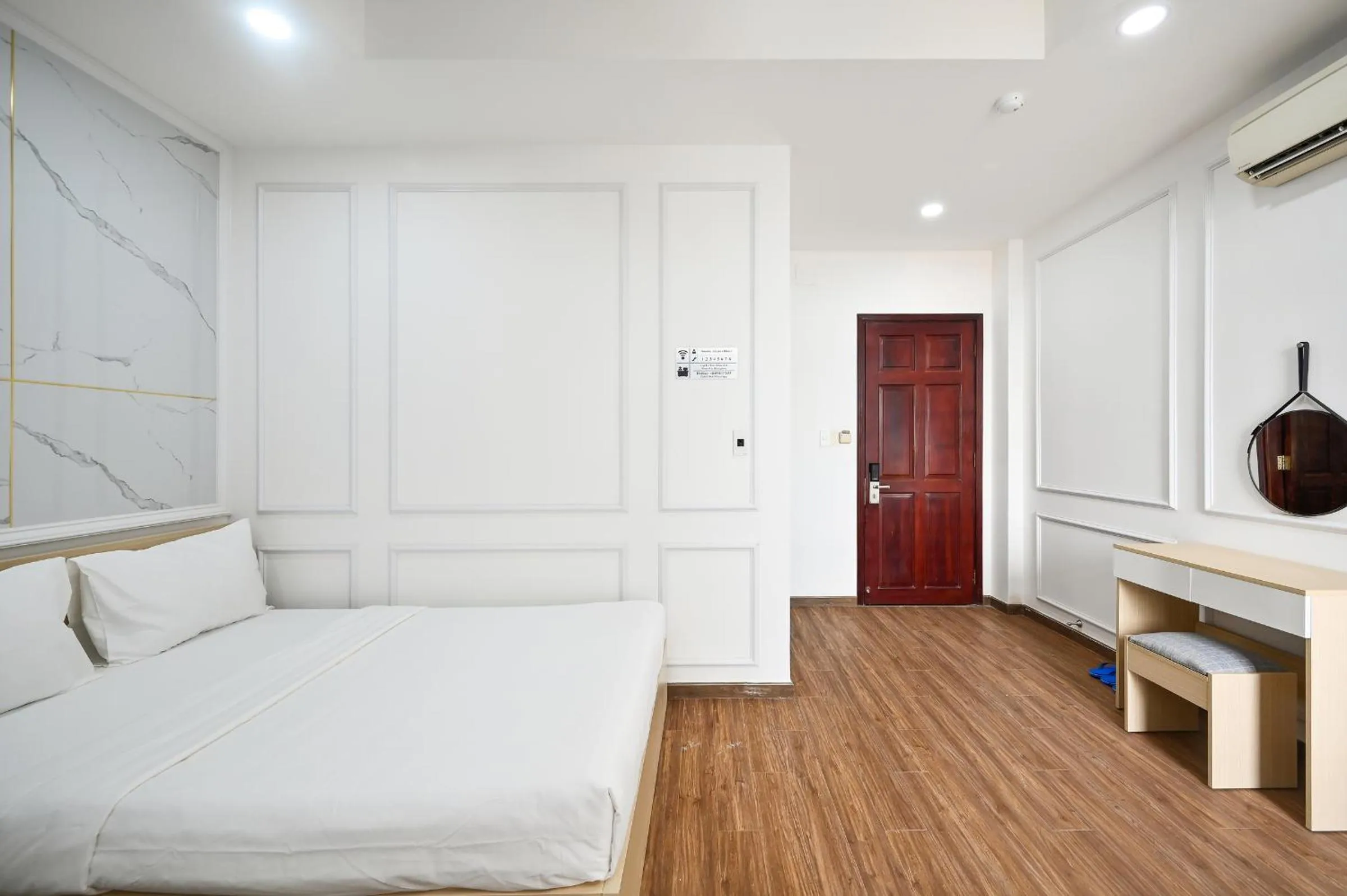 Bed in Sunrise Airport Hotel