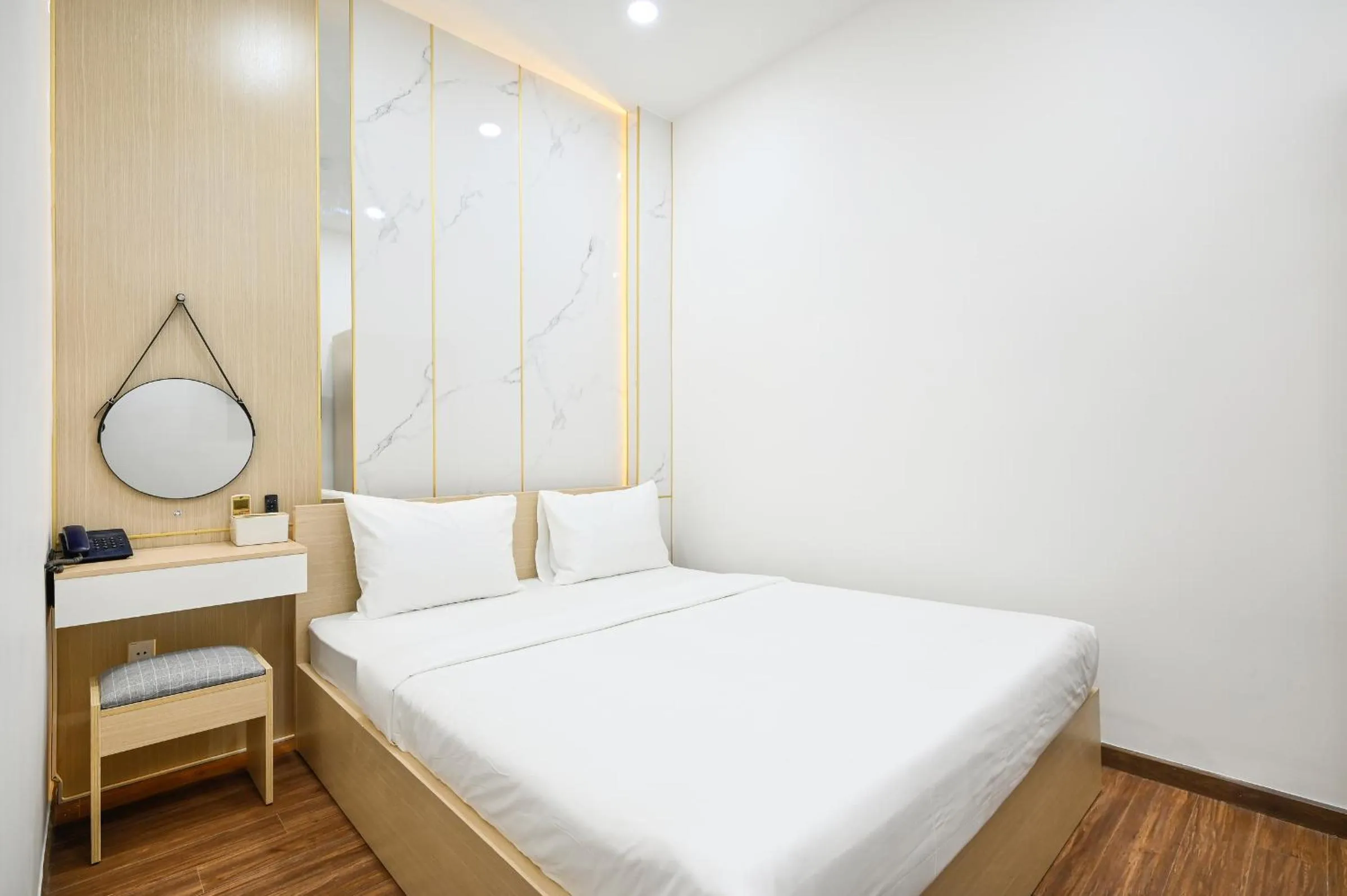 Bed in Sunrise Airport Hotel